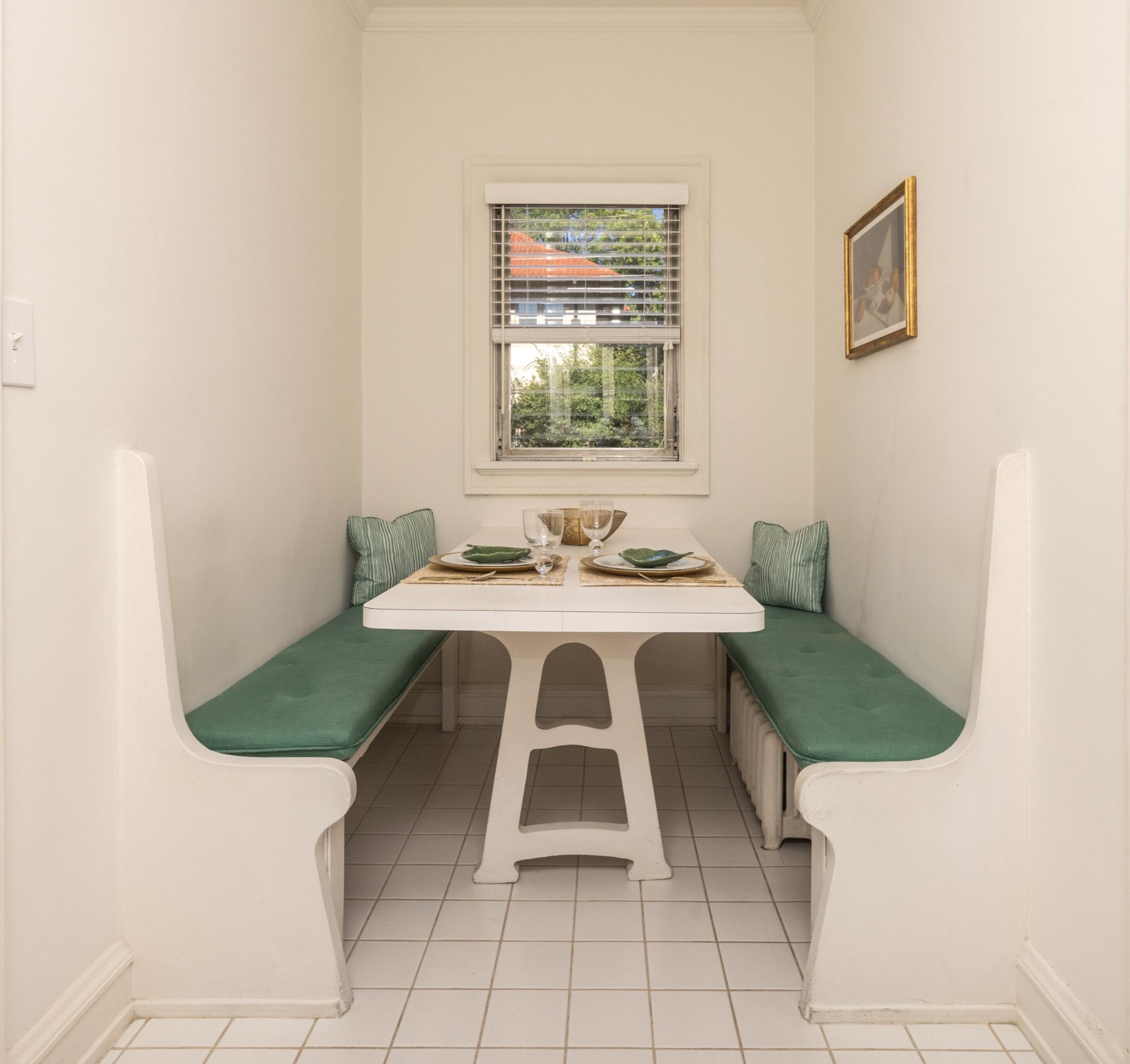 3027 Lake Dr, Milwaukee WI  53211-3403 exterior