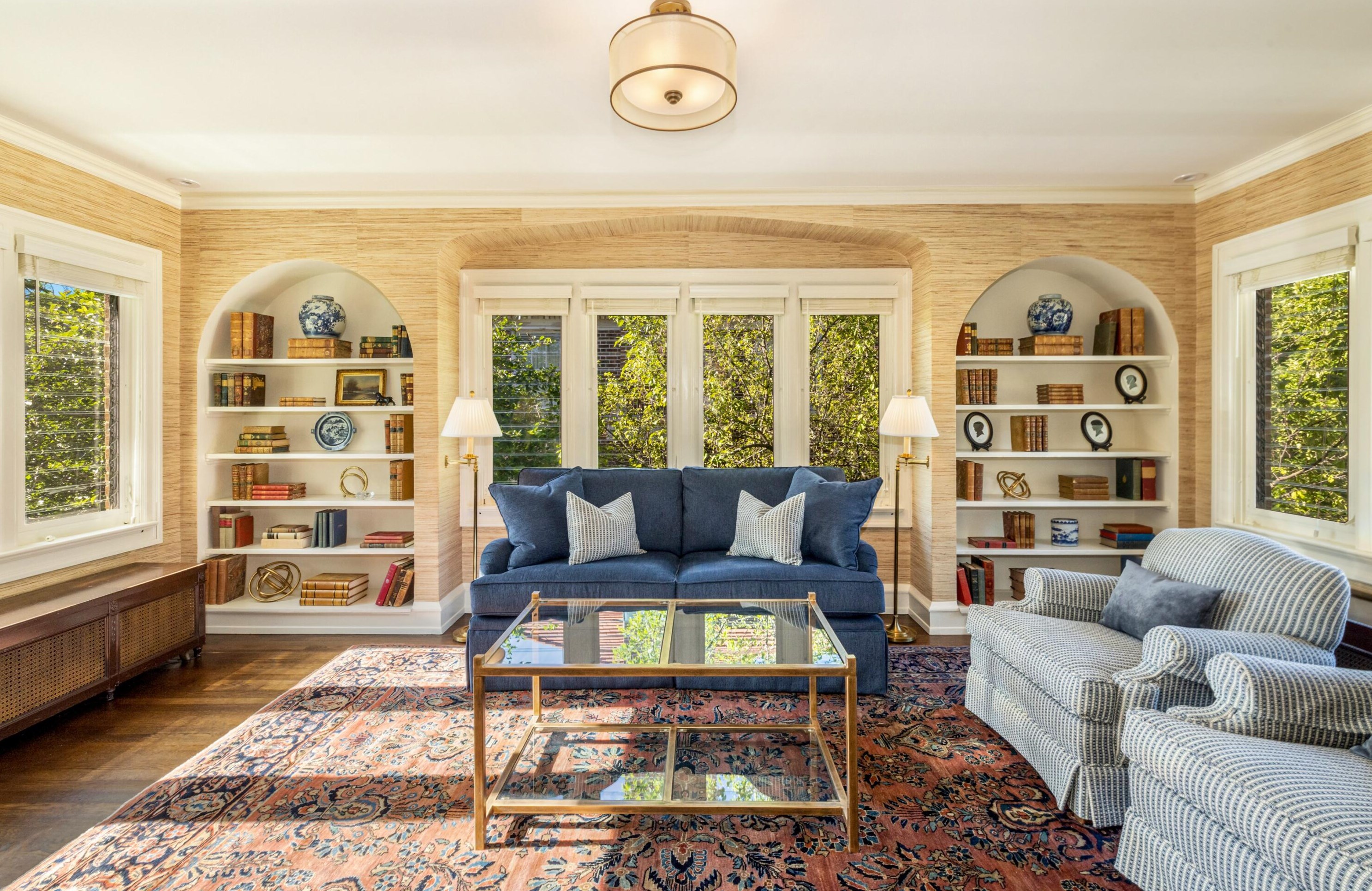 3027 Lake Dr, Milwaukee WI  53211-3403 exterior