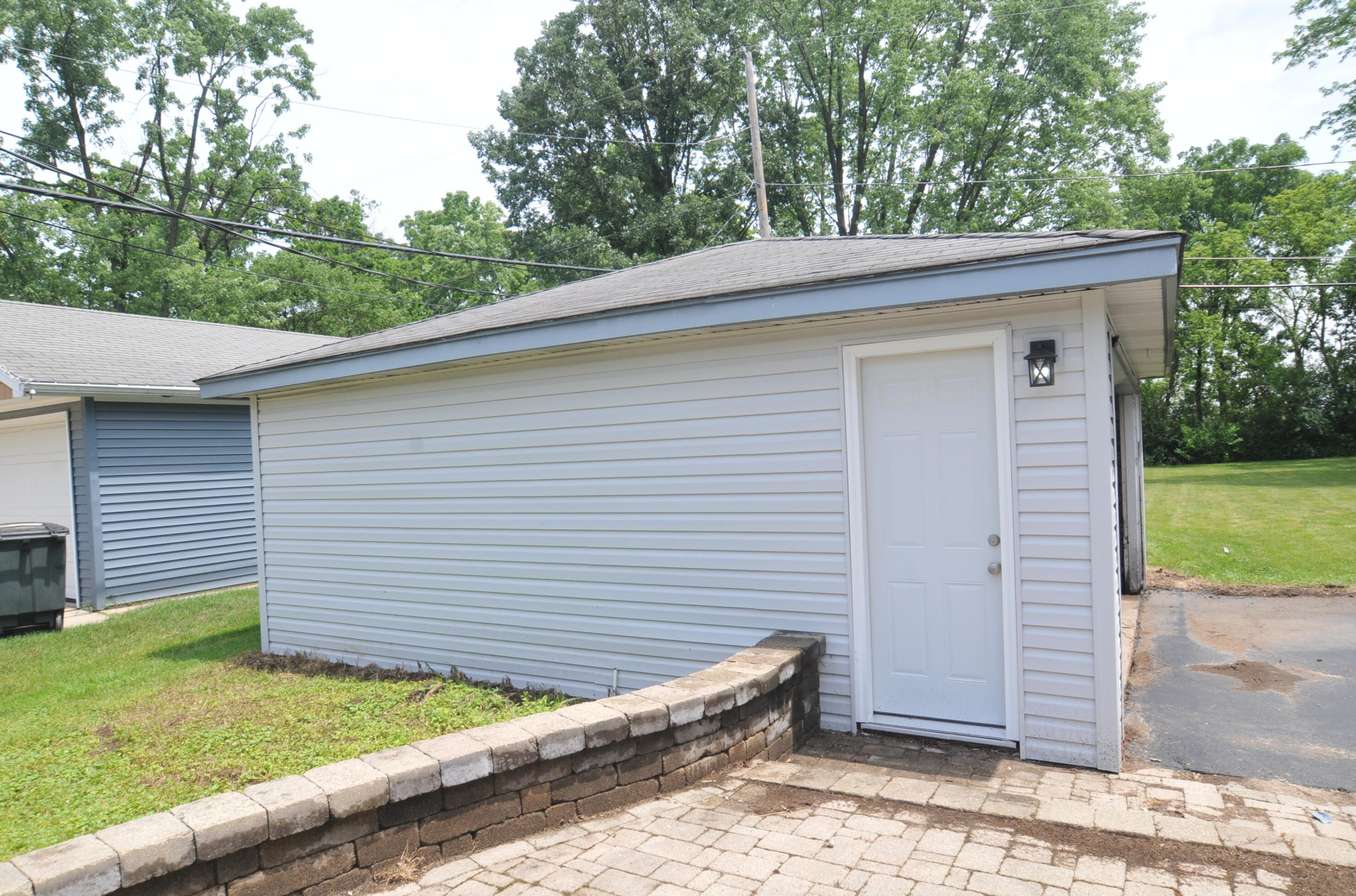 2448 111, Milwaukee WI 53226-4111 exterior