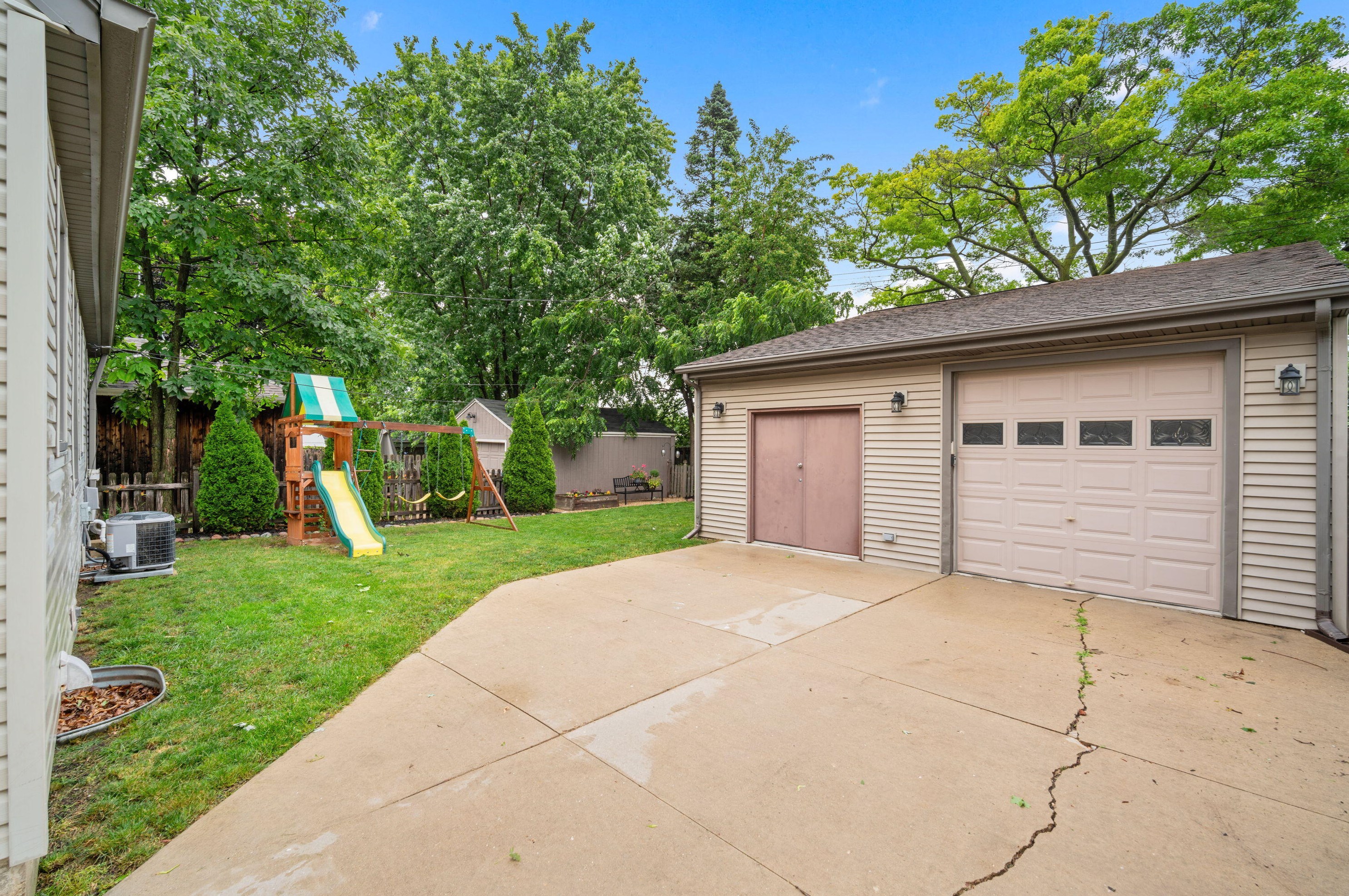 6541 40th Ave, Kenosha WI  53142-7023 exterior