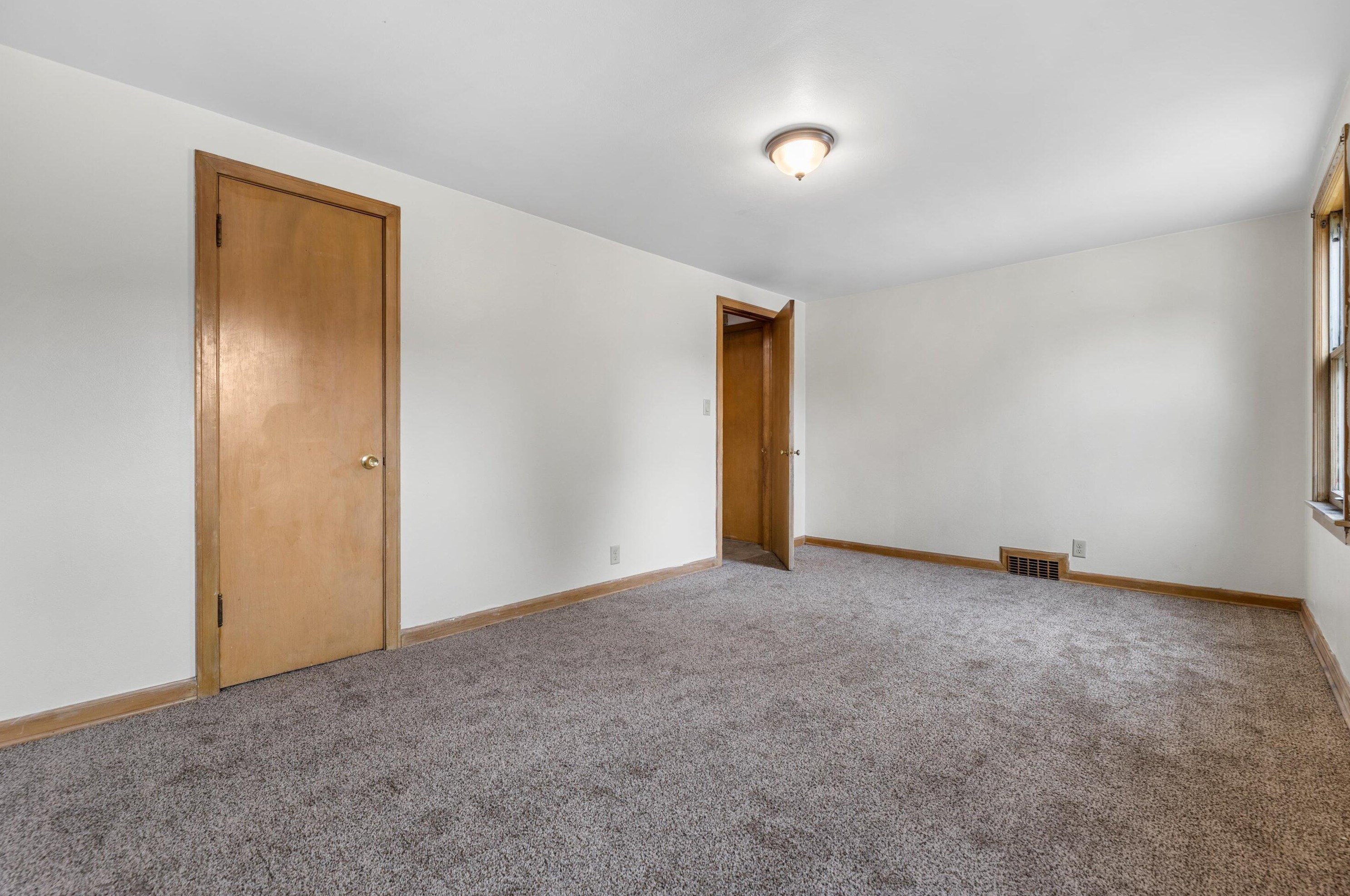 2857 49, Milwaukee WI 53208-3629 exterior