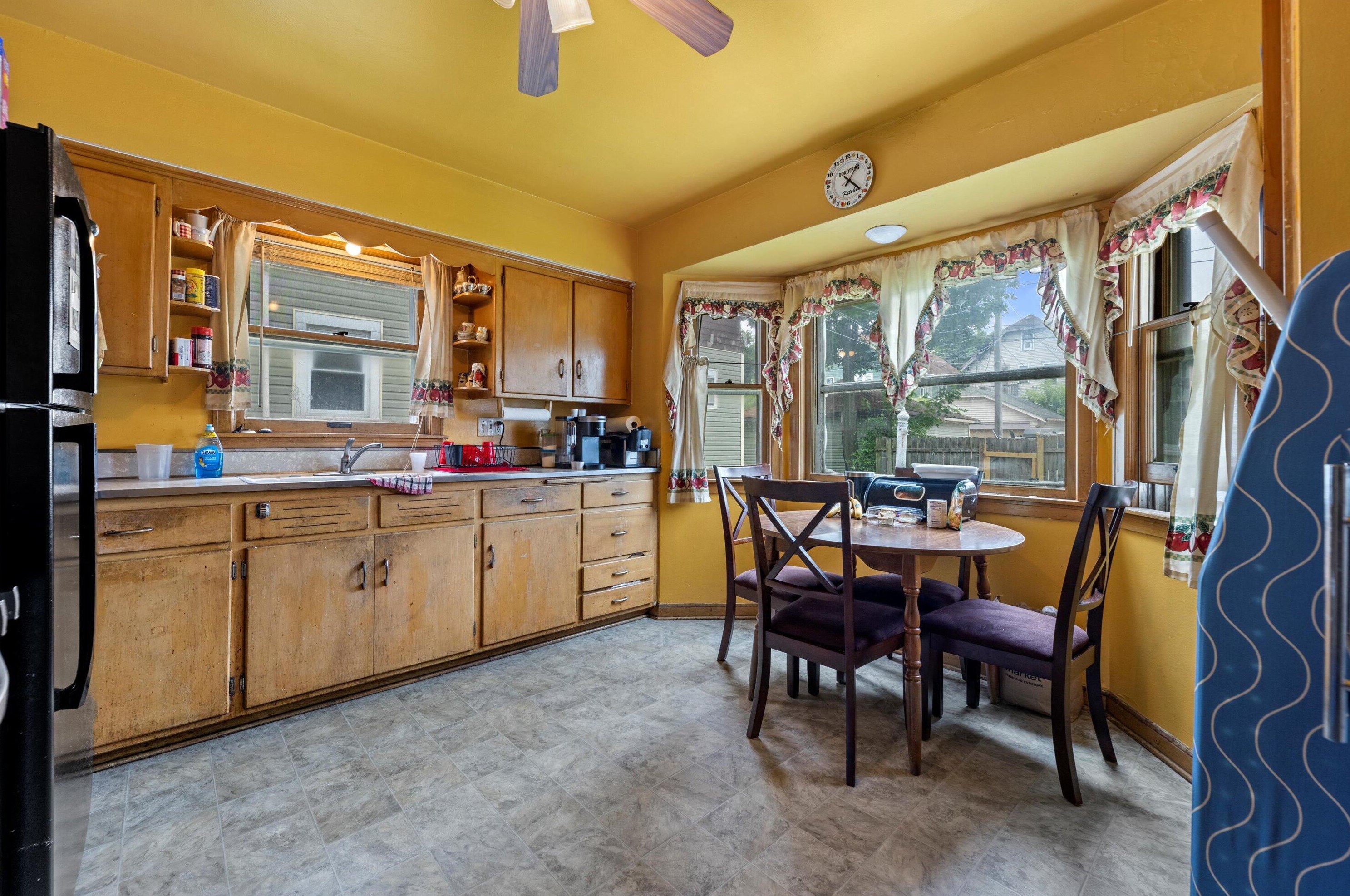 2857 49, Milwaukee WI 53208-3629 exterior