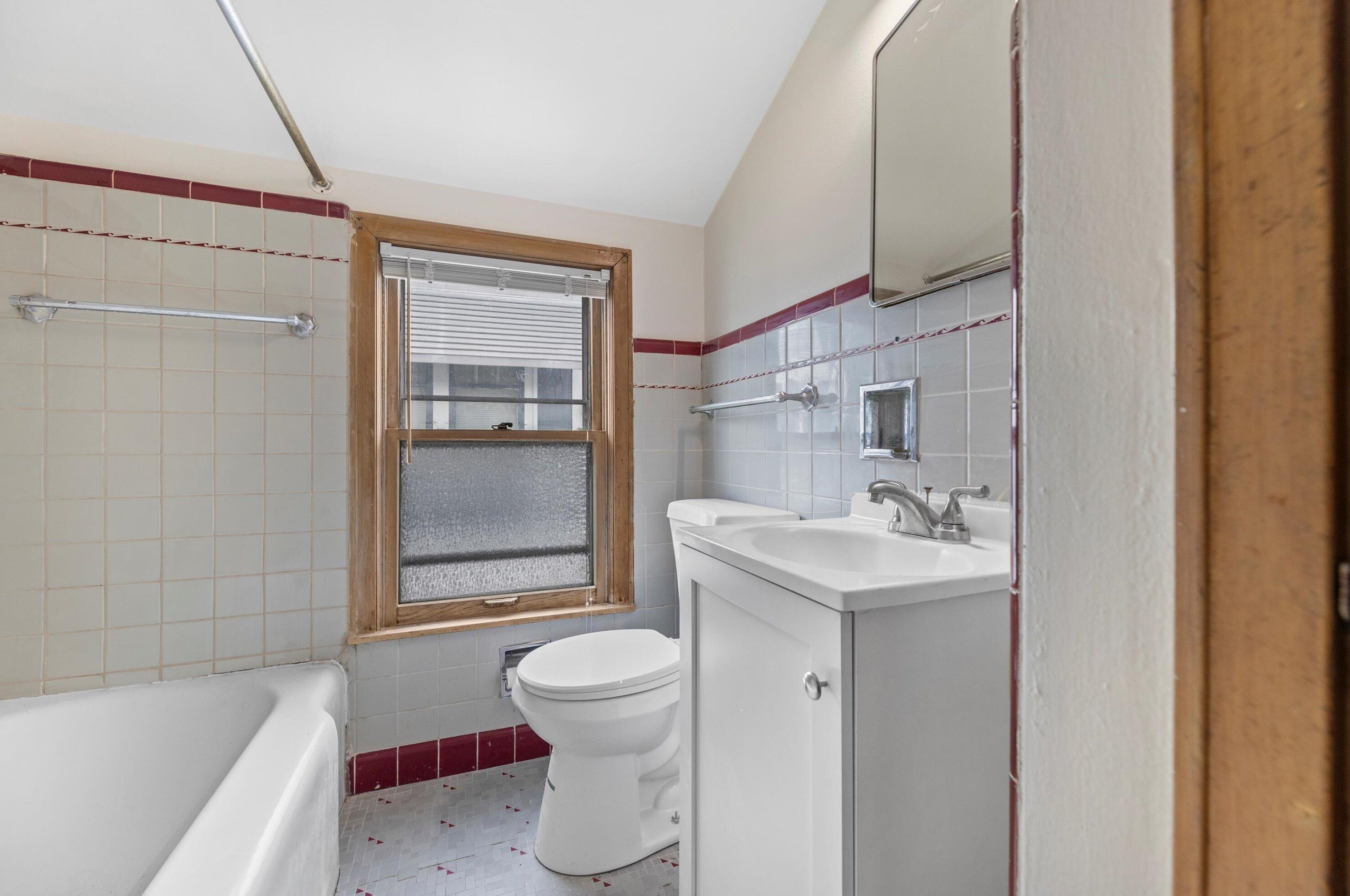 2857 49, Milwaukee WI 53208-3629 exterior