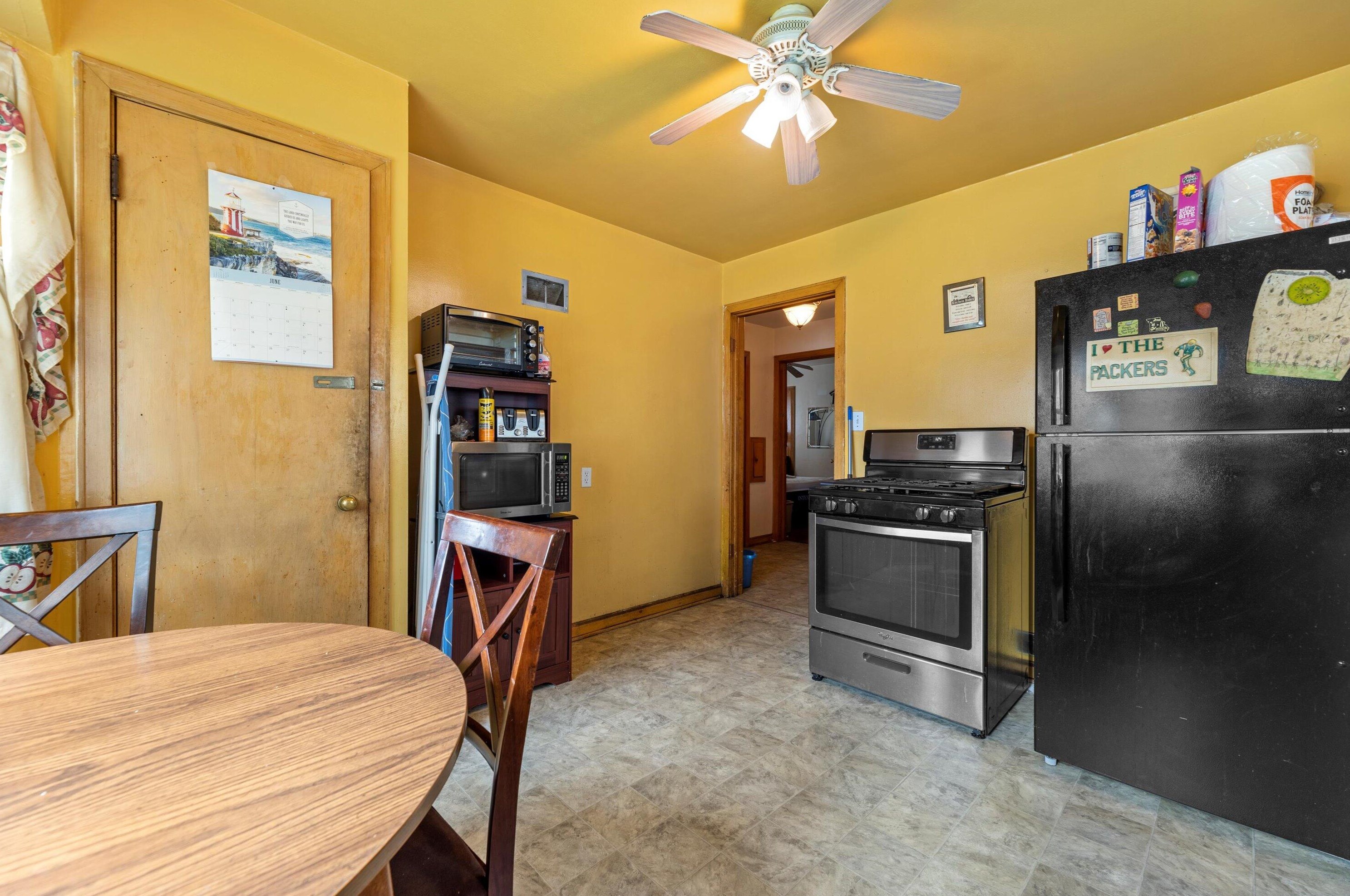 2857 49, Milwaukee WI 53208-3629 exterior