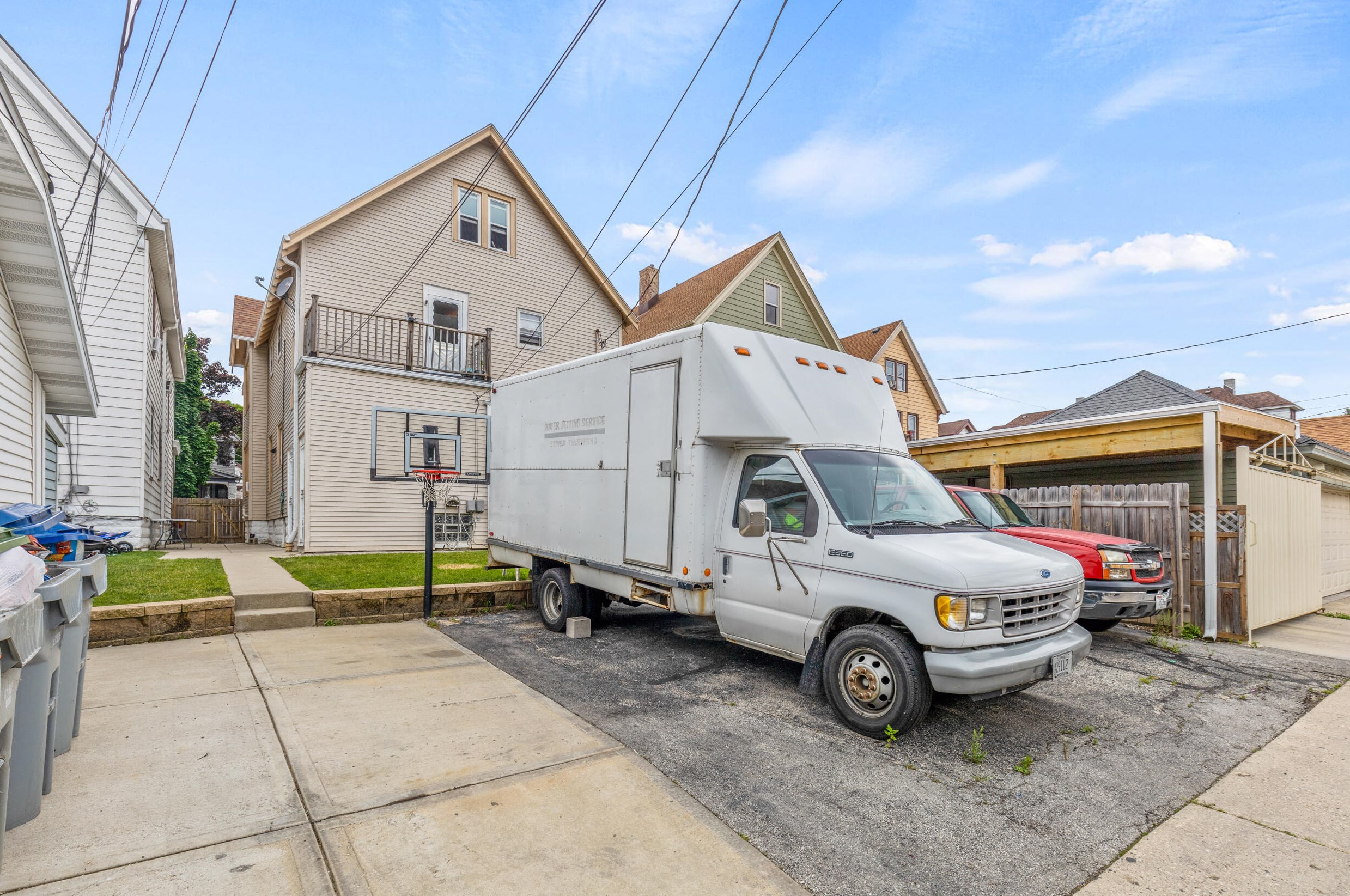 1014 30th St, Milwaukee WI  53215-1624 exterior