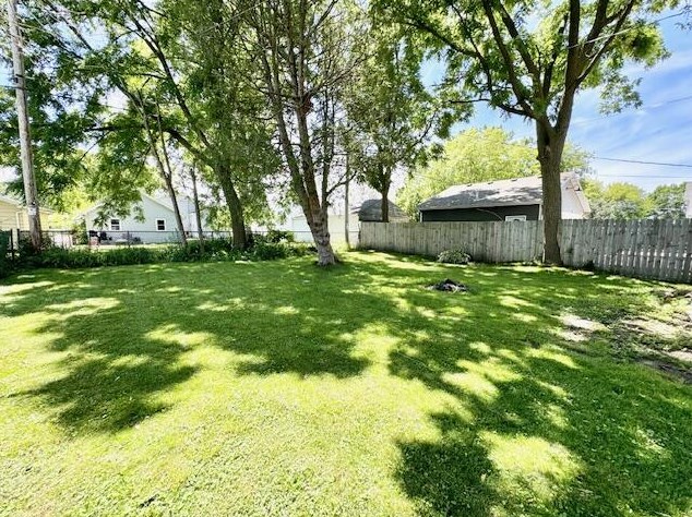 711 16th Pl, Kenosha WI  53140-4407 exterior