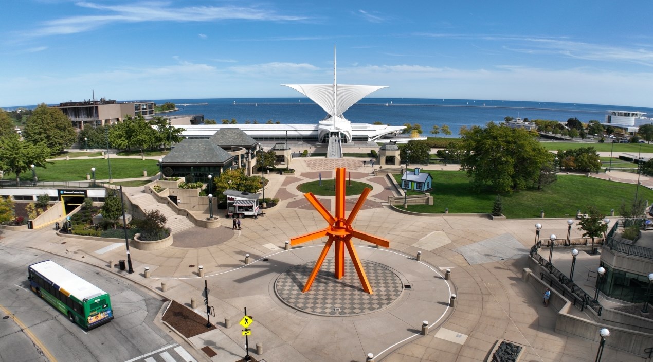 777 Prospect Ave, Milwaukee WI 53202-4000 exterior