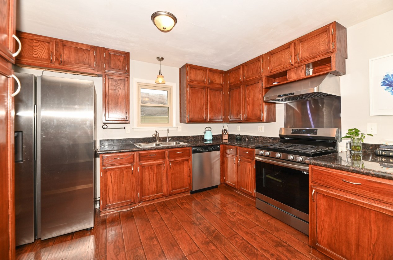 2331 118, Milwaukee WI 53226-1125 exterior