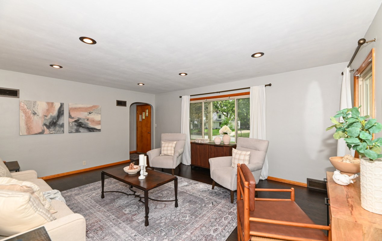 2331 118, Milwaukee WI 53226-1125 exterior