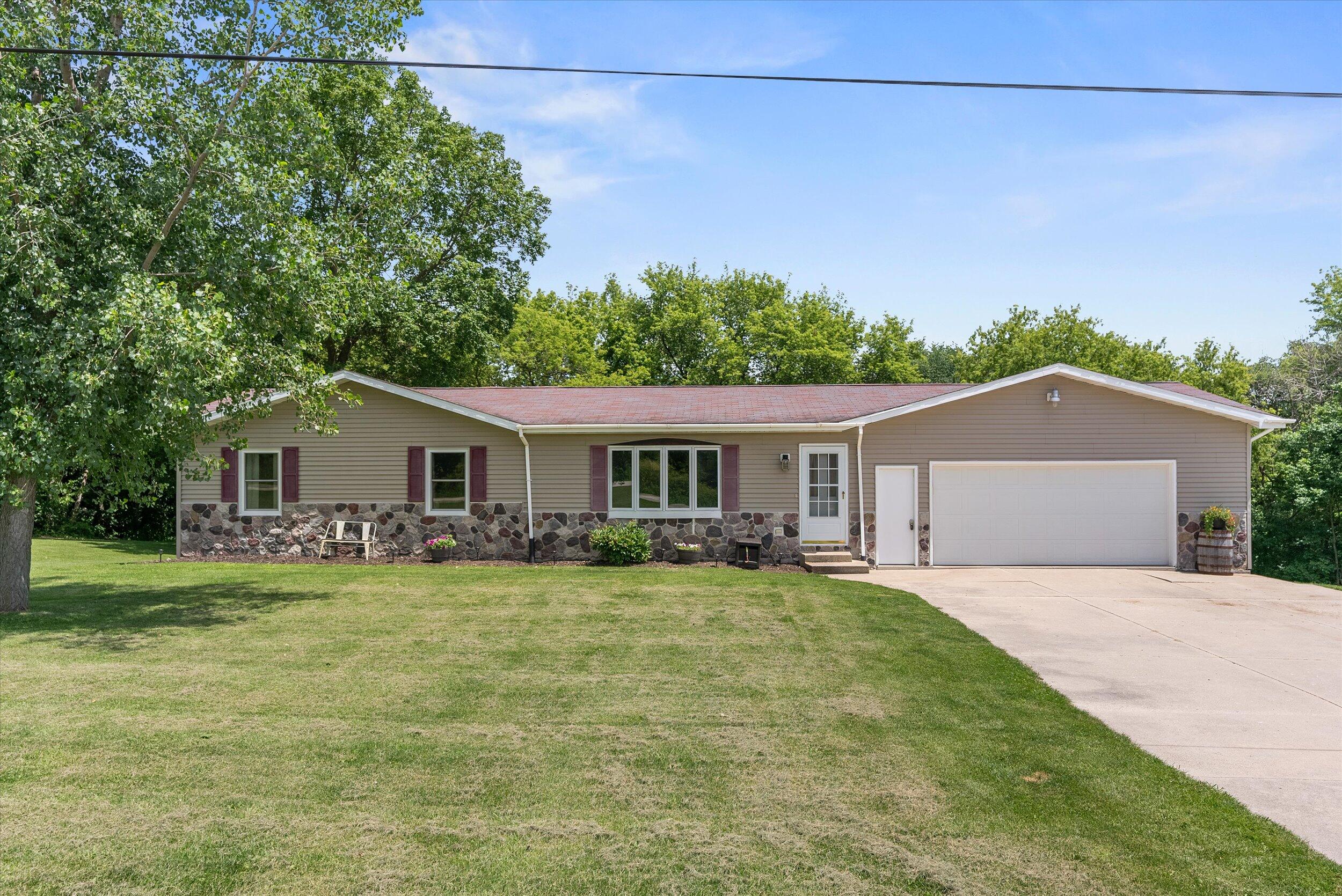 N9788 Rockvale Rd, Leroy, WI 53050 MLS 1881993 Coldwell Banker