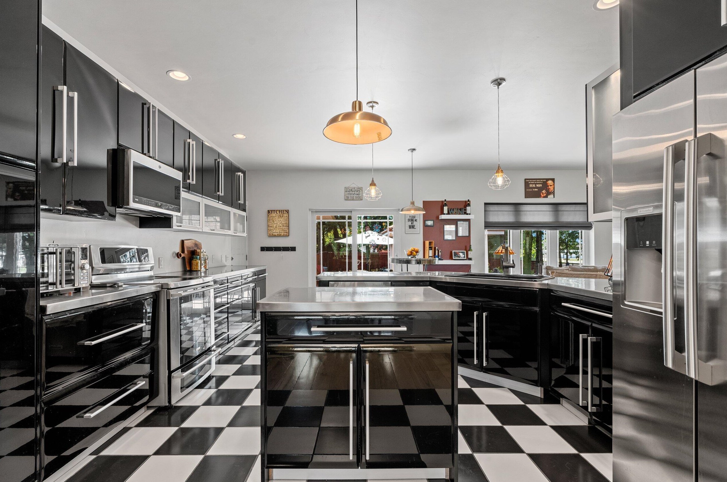 4159 Silver Creek Rd, Manitowoc WI  54220-9233 exterior