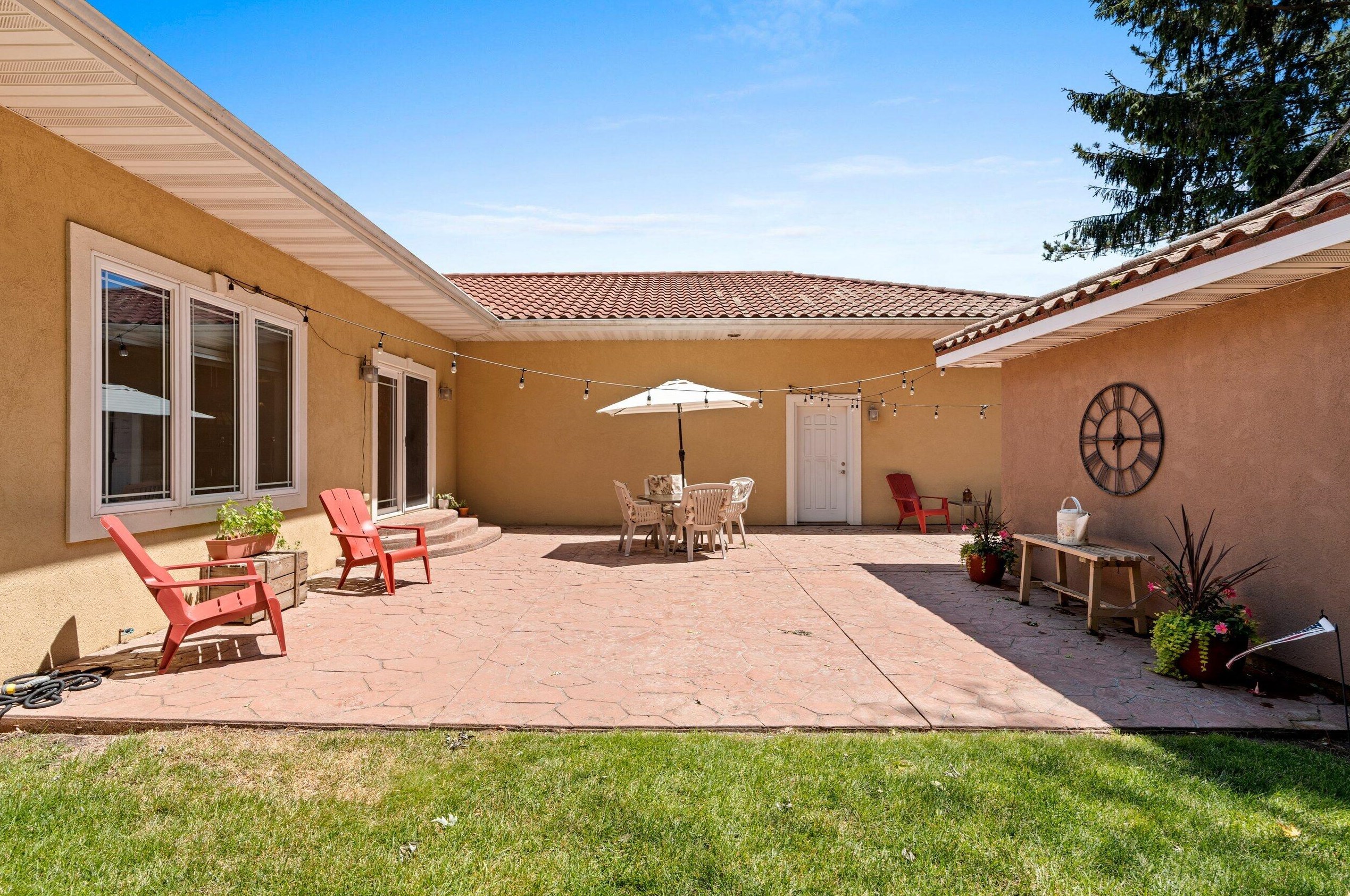 4159 Silver Creek Rd, Manitowoc WI  54220-9233 exterior