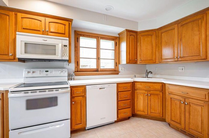 639 75th St, Milwaukee WI 53214-3014 exterior