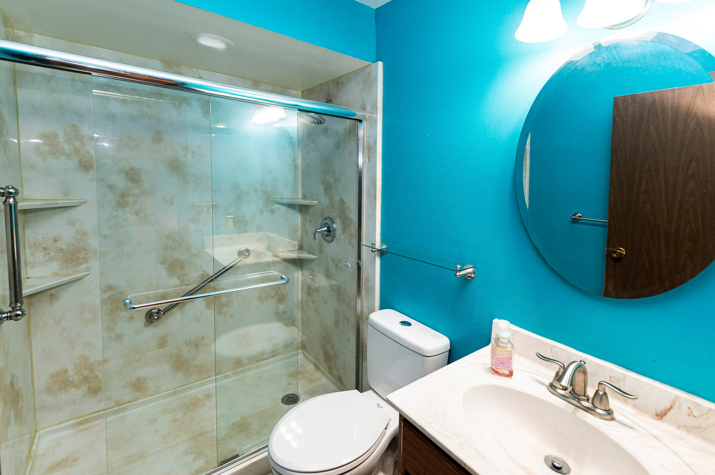 6360 20th St, Milwaukee WI 53221-5255 exterior