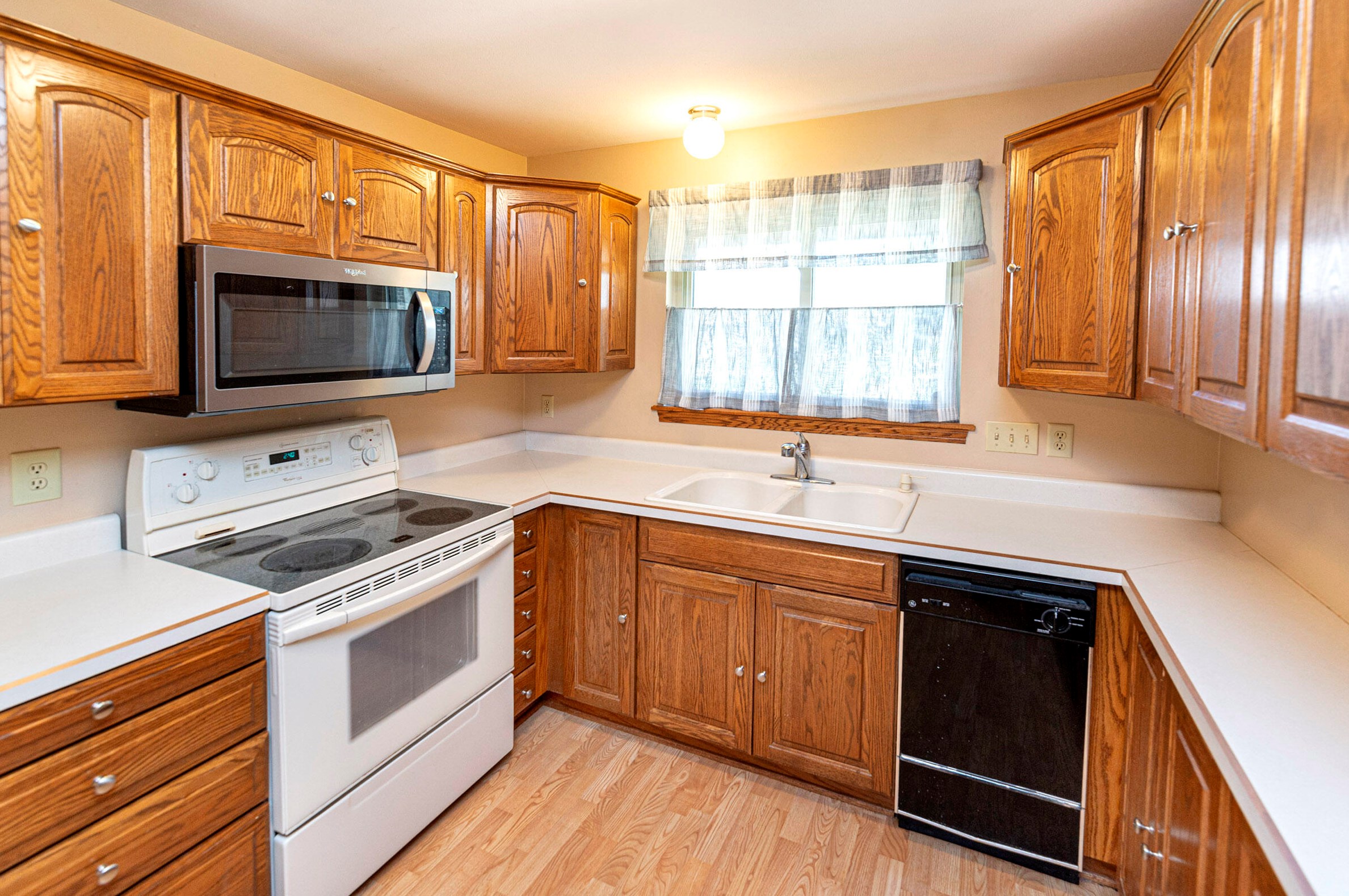 6360 20th St, Milwaukee WI 53221-5255 exterior