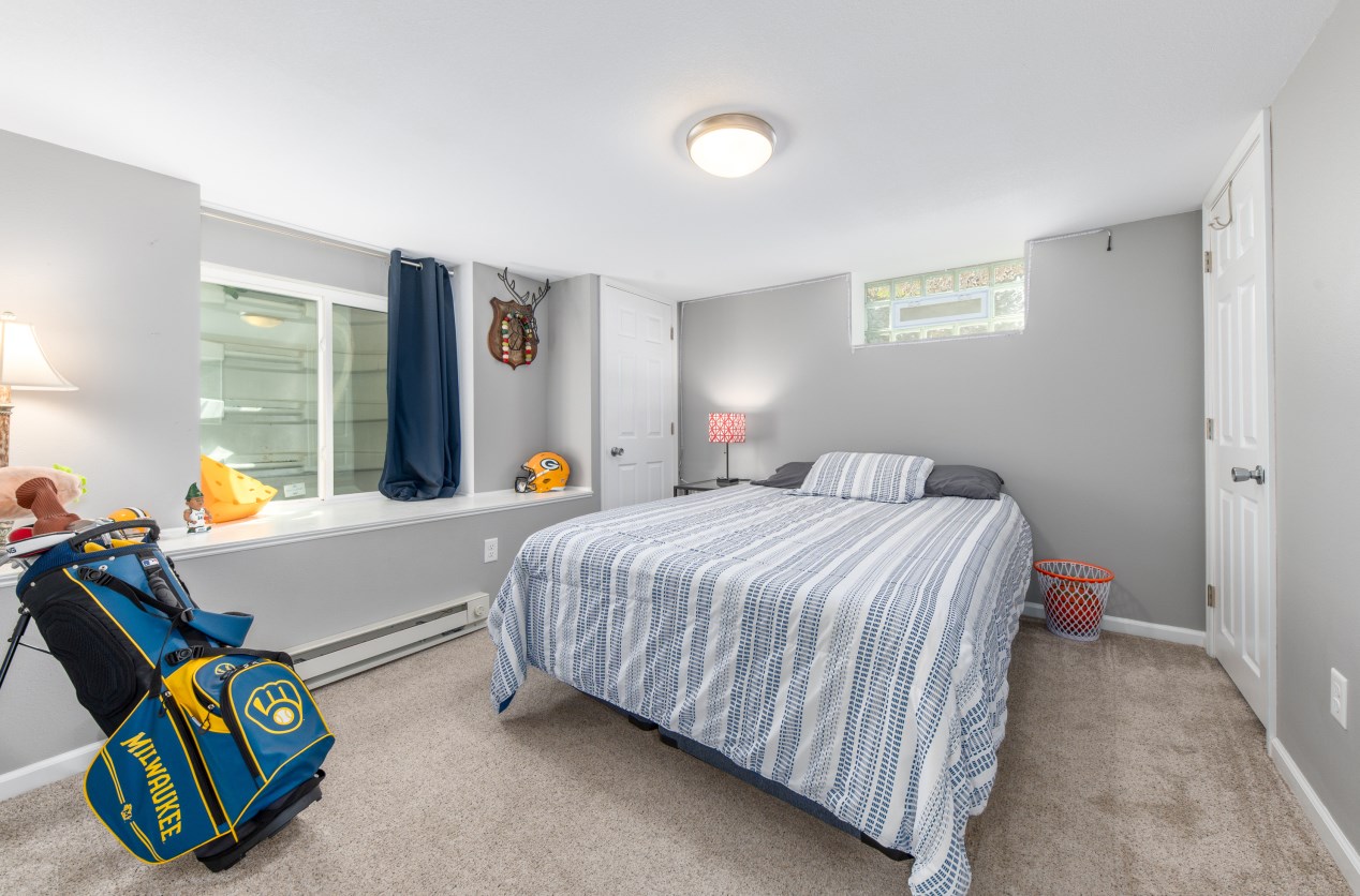 2337 81, Milwaukee WI 53219-1729 exterior