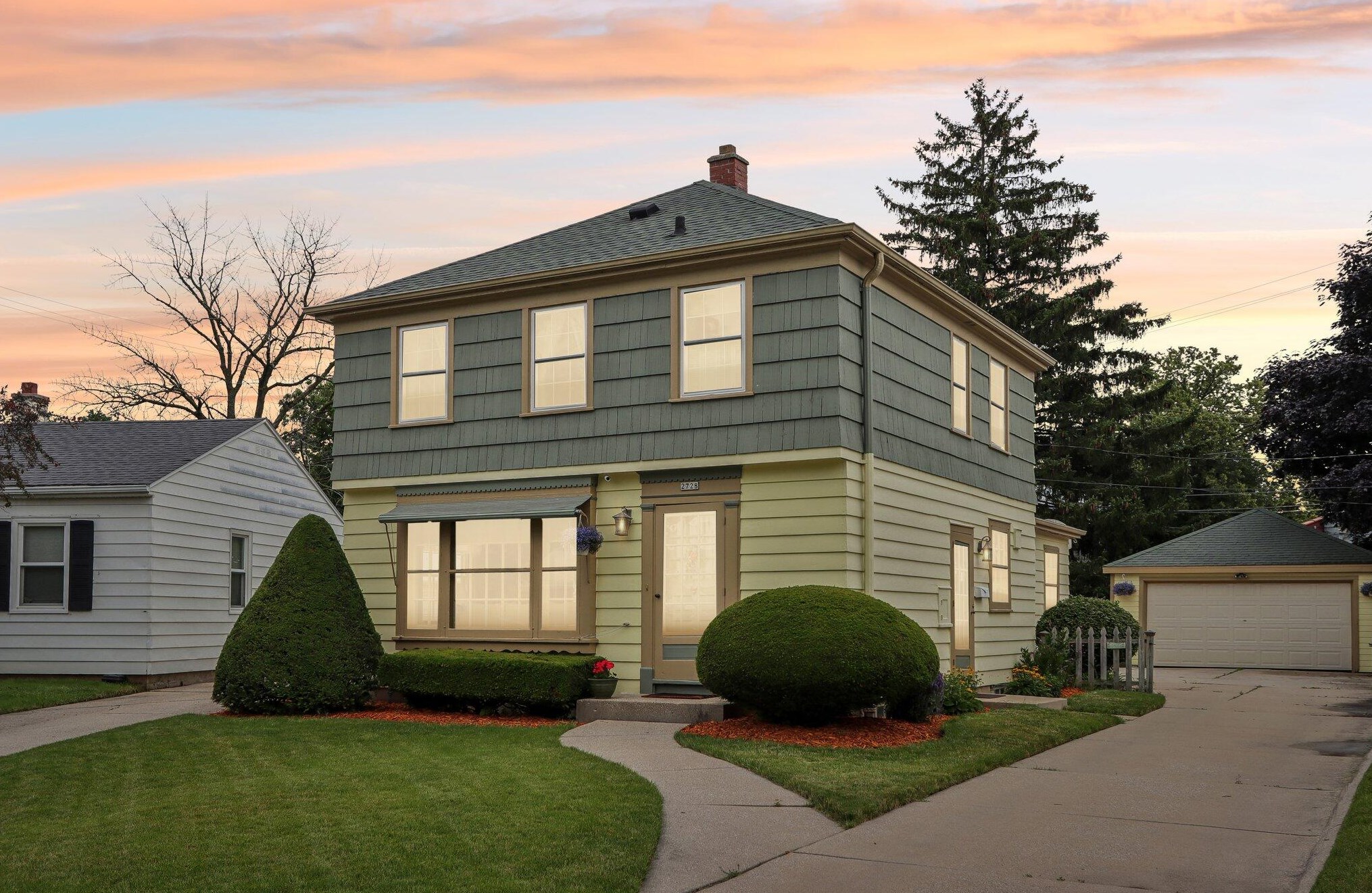 2728 63rd St, Milwaukee WI  53210-2148 exterior