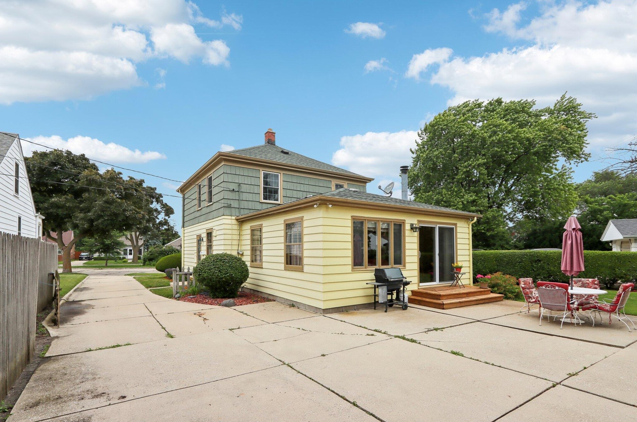 2728 63rd St, Milwaukee WI  53210-2148 exterior