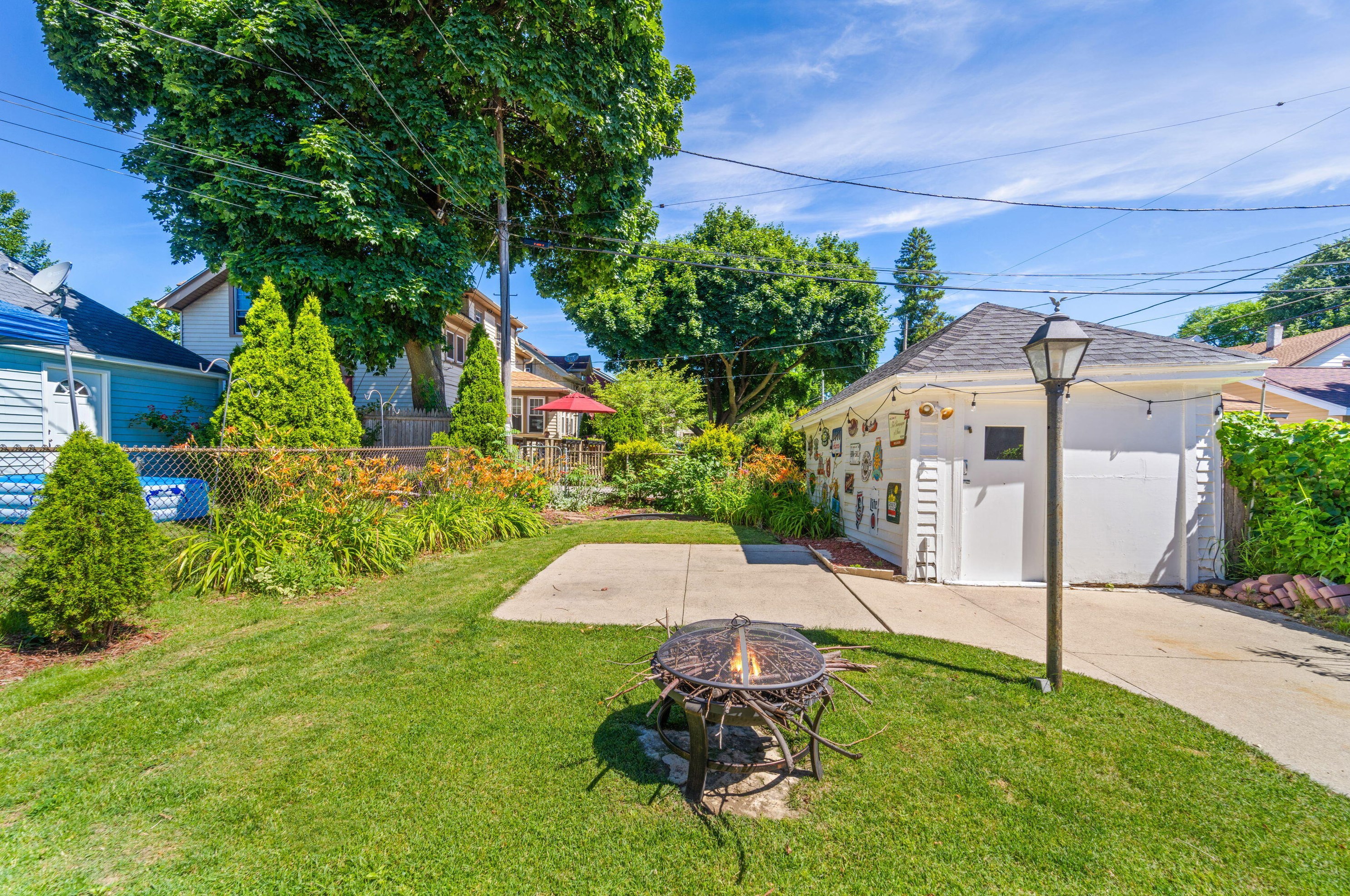 5422 Lloyd St, Milwaukee WI  53208-1001 exterior