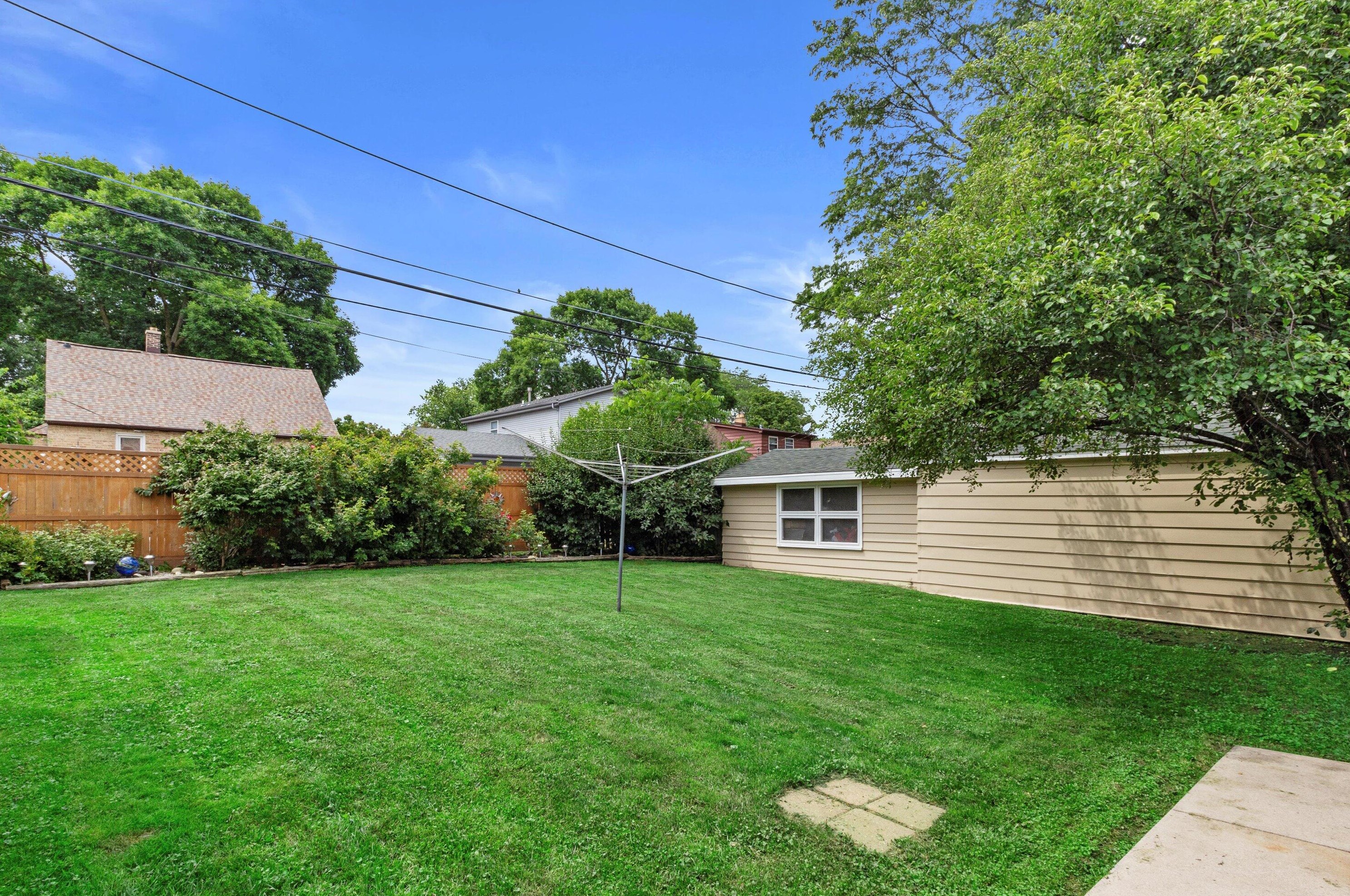 1205 93, Milwaukee WI 53214-2712 exterior