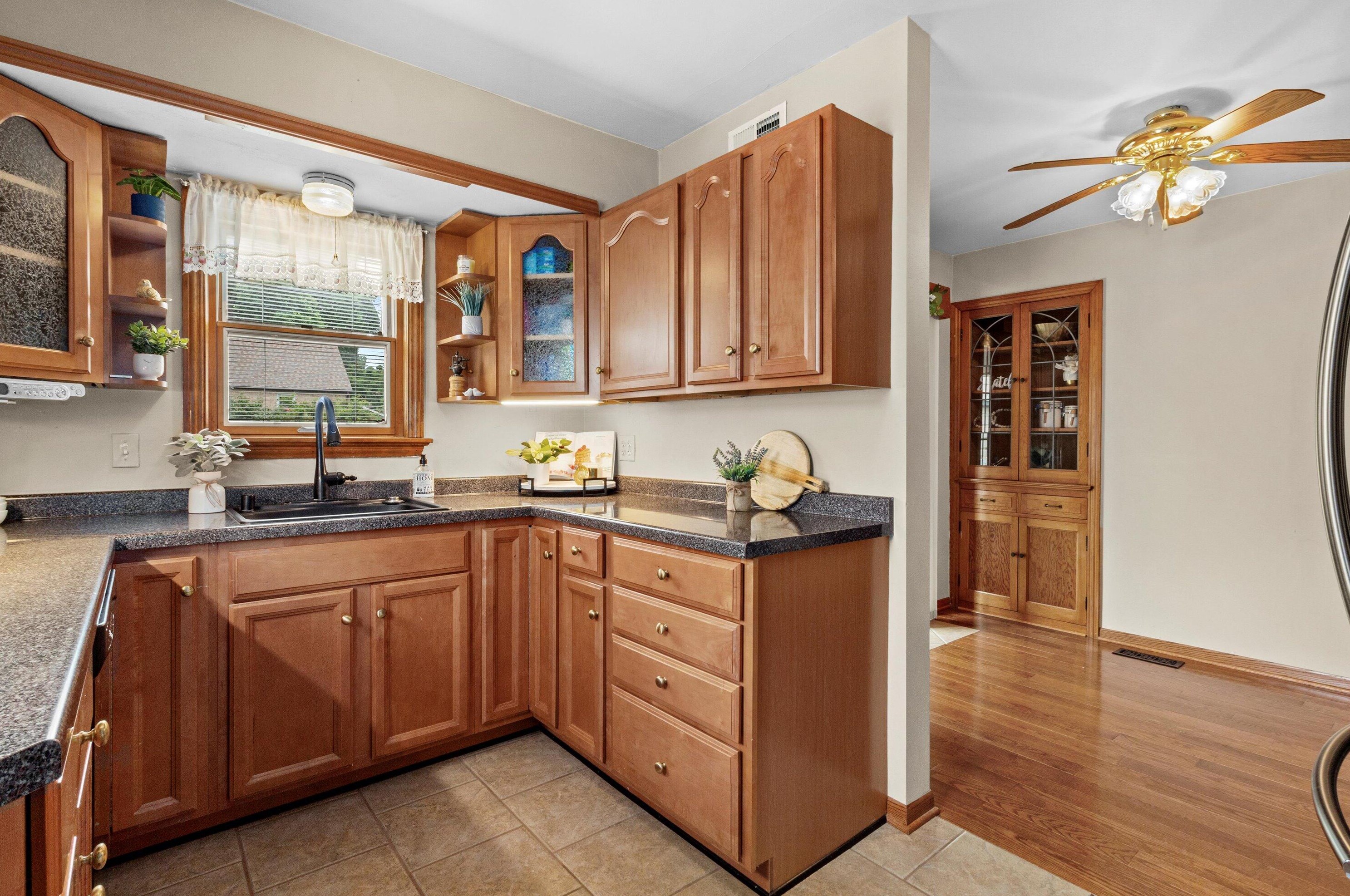 1205 93, Milwaukee WI 53214-2712 exterior