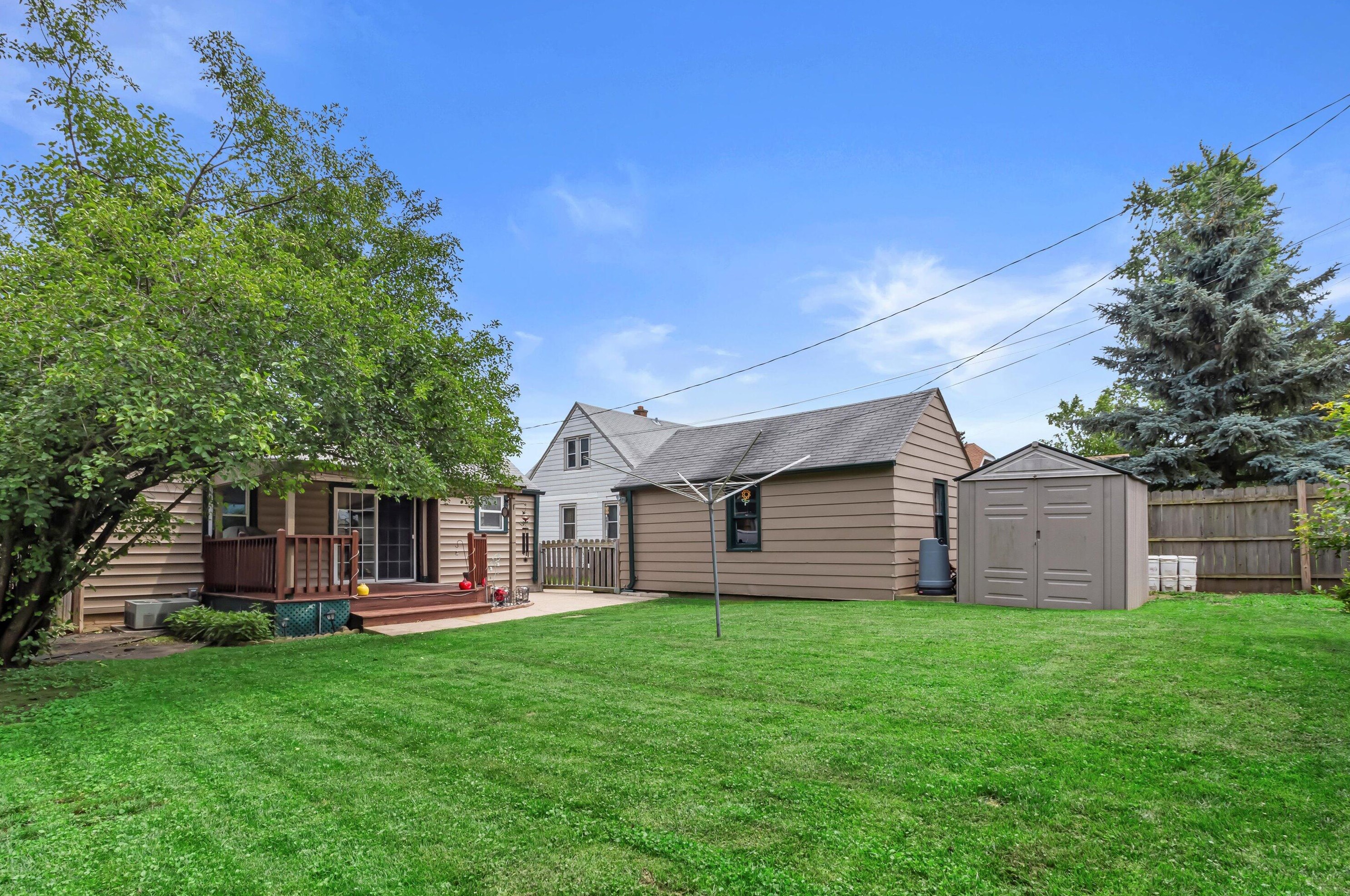 1205 93, Milwaukee WI 53214-2712 exterior