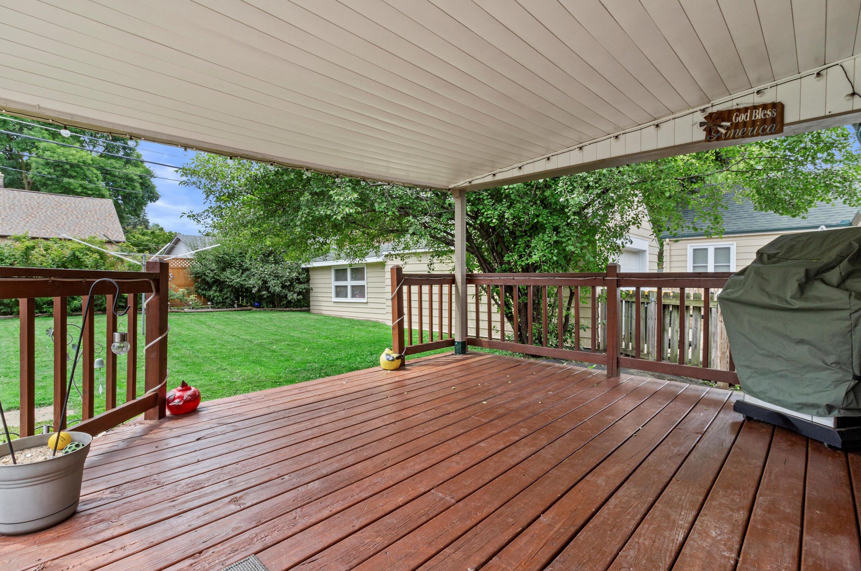 1205 93, Milwaukee WI 53214-2712 exterior