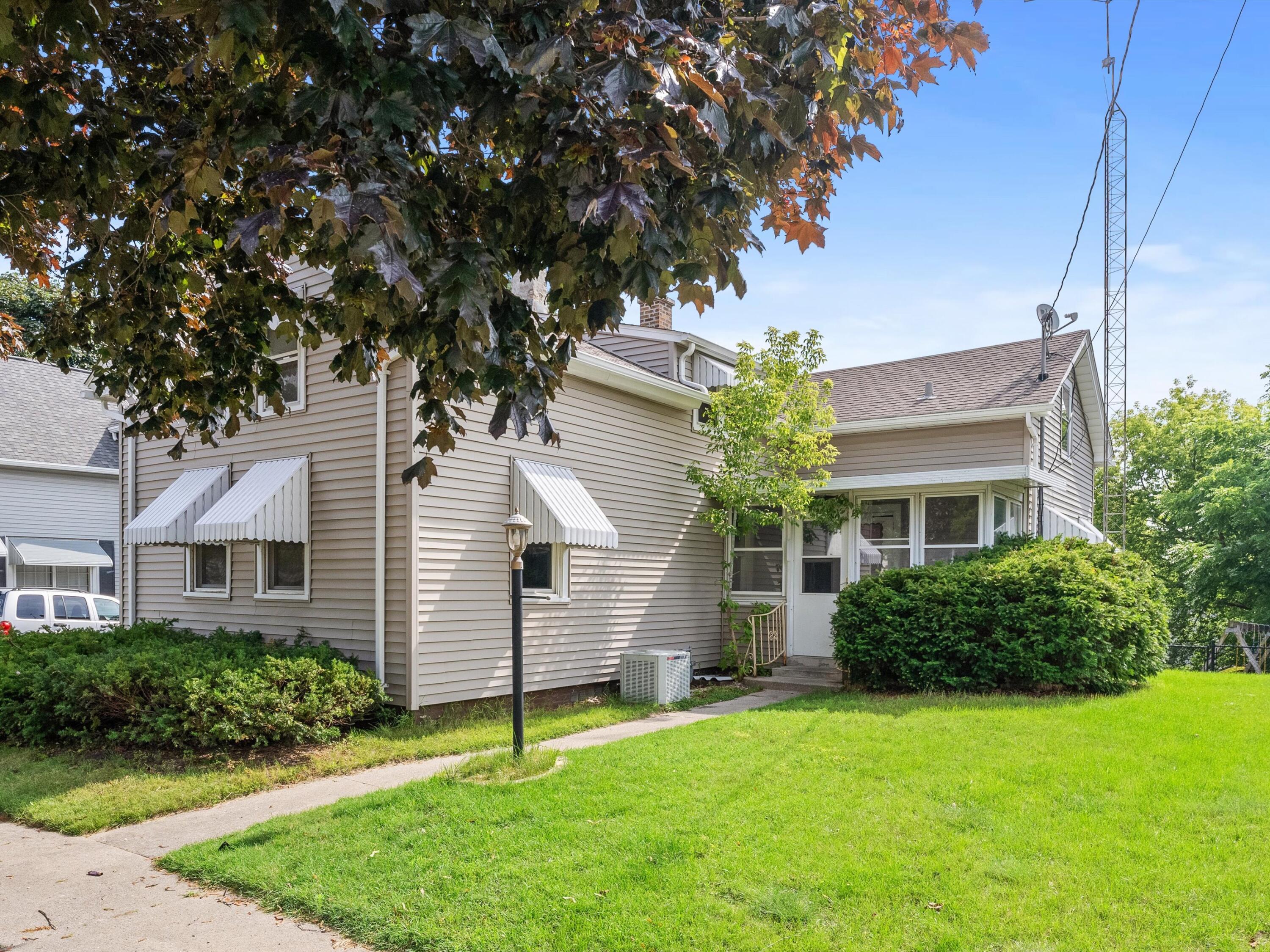 1329 S 13th St, Manitowoc, WI 54220 MLS 1882829 Coldwell Banker