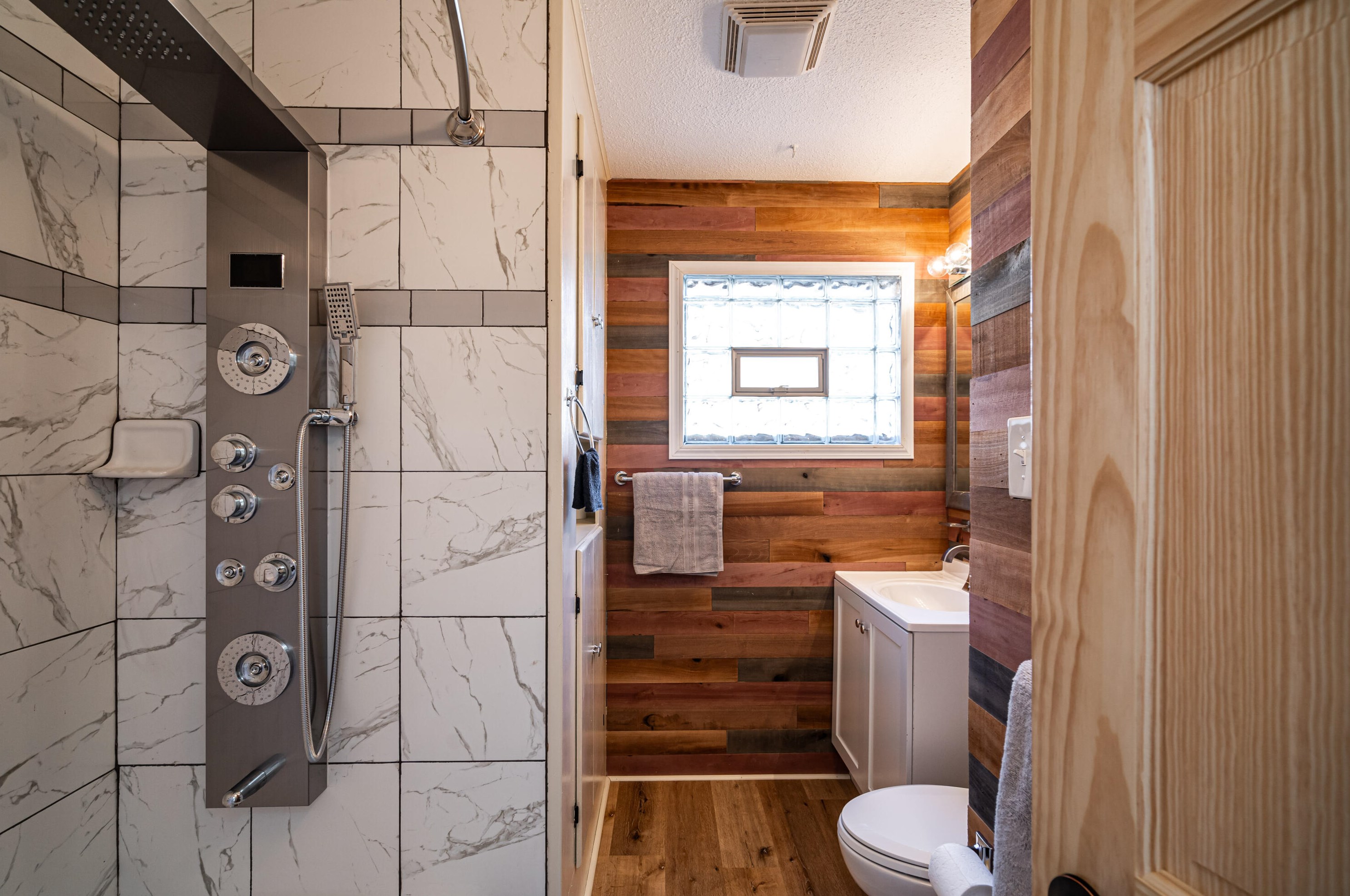 1934 Congress St, Milwaukee WI  53209-6410 exterior