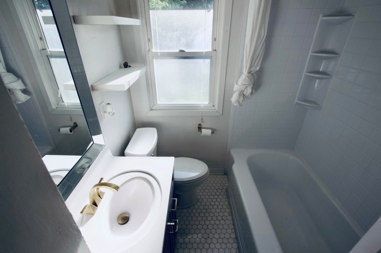 2855 89th St, Milwaukee WI  53222-4603 exterior