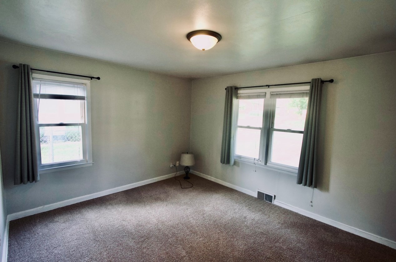 2855 89th St, Milwaukee WI  53222-4603 exterior