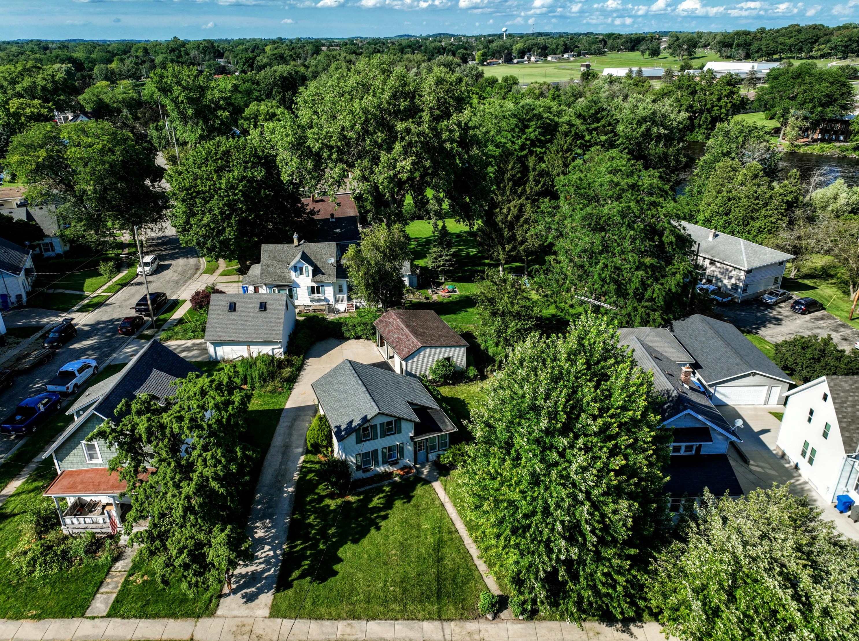 1418 Main St, Watertown WI  53094-4035 exterior