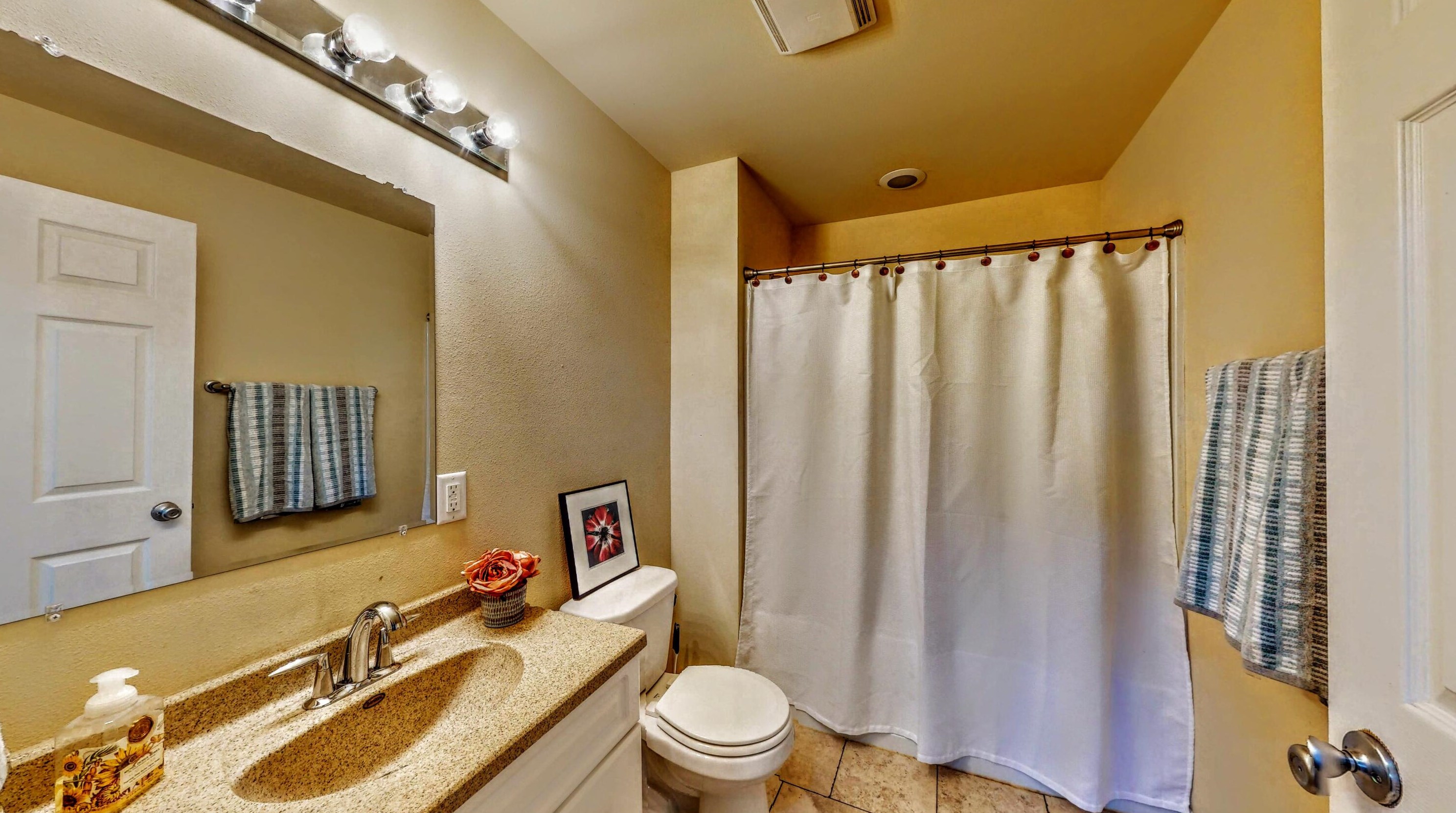 1418 Main St, Watertown WI  53094-4035 exterior