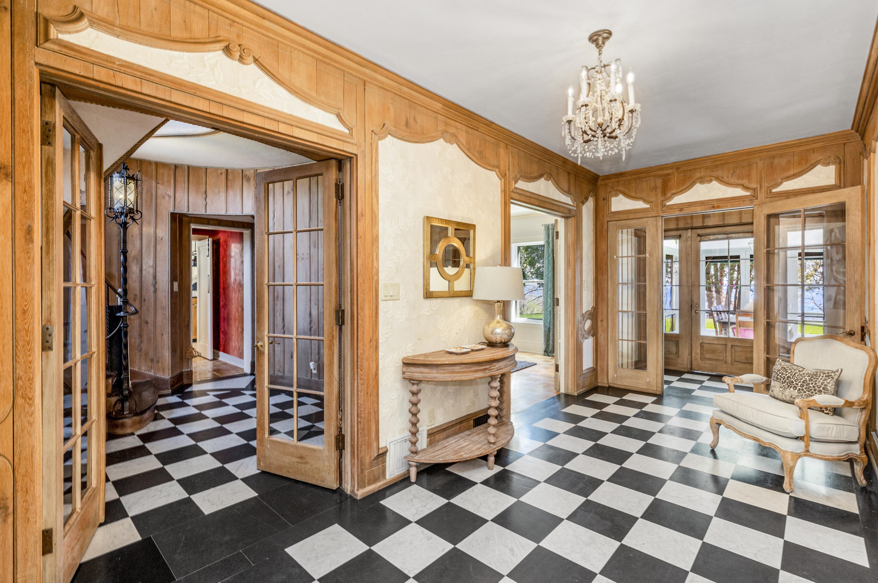 9400 Lk Dr, Milwaukee WI 53202-1251 exterior