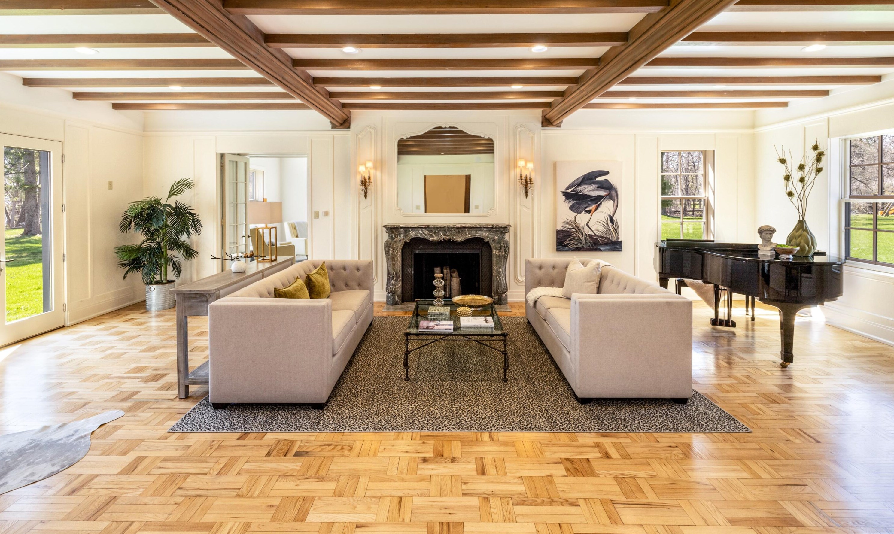 9400 Lk Dr, Milwaukee WI 53202-1251 exterior