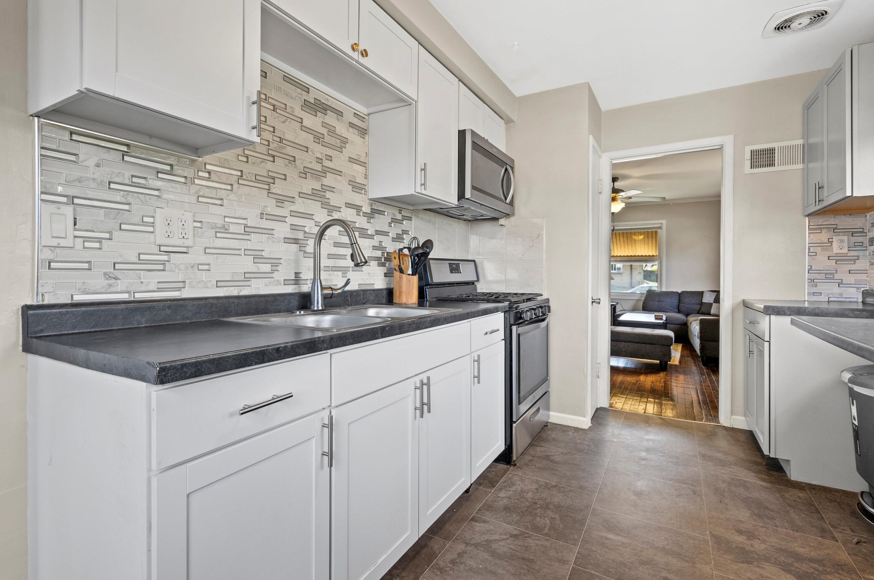 6031 Burleigh St, Milwaukee WI 53210-1551 exterior