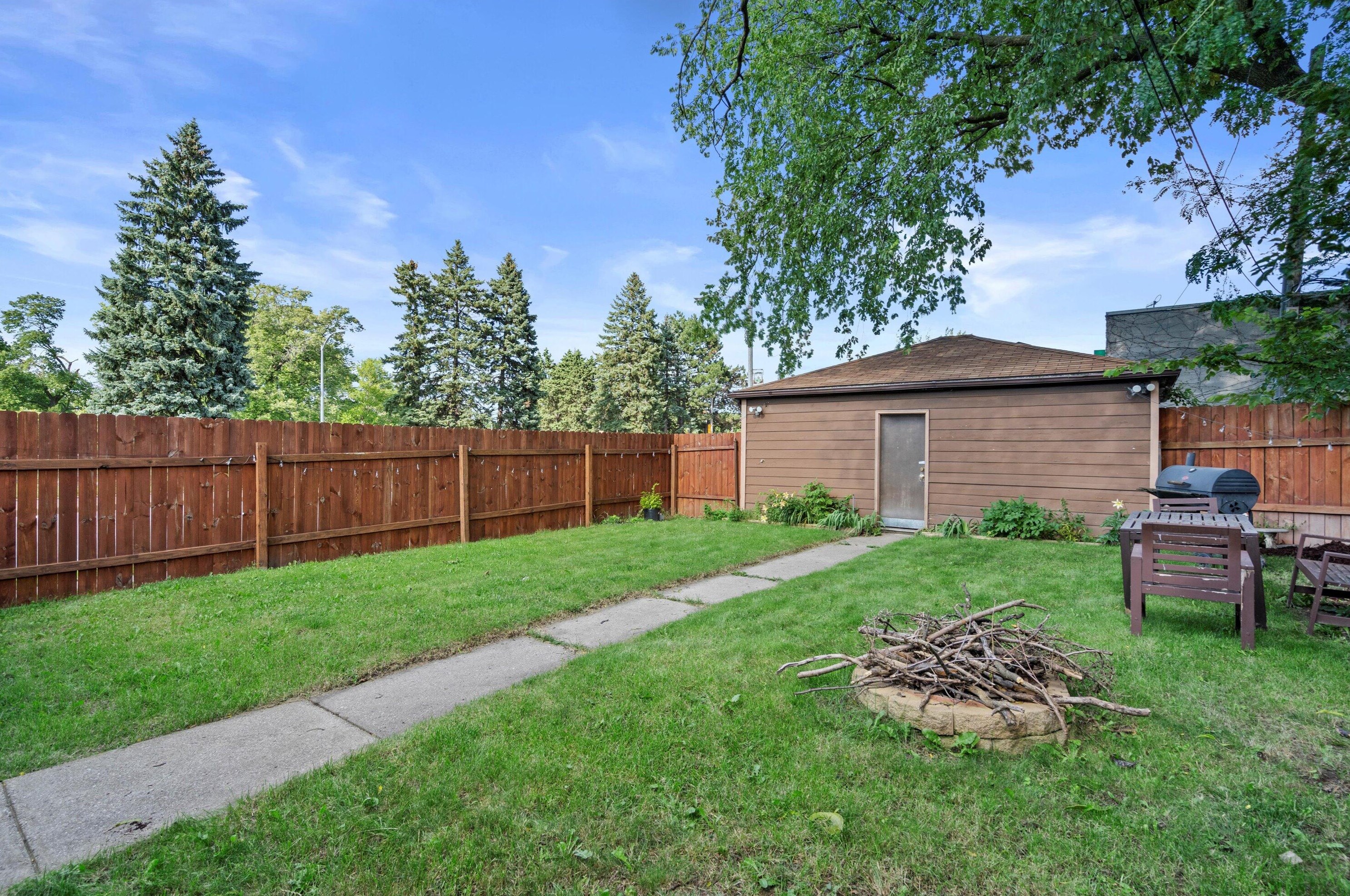 6031 Burleigh St, Milwaukee WI 53210-1551 exterior