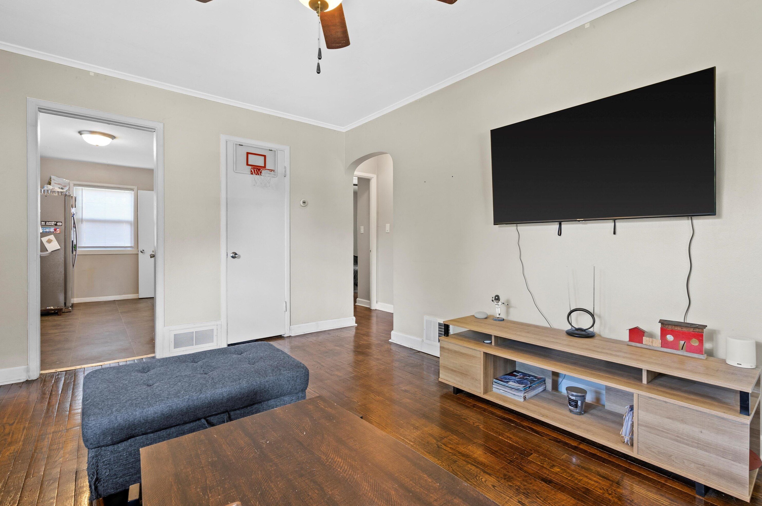 6031 Burleigh St, Milwaukee WI 53210-1551 exterior