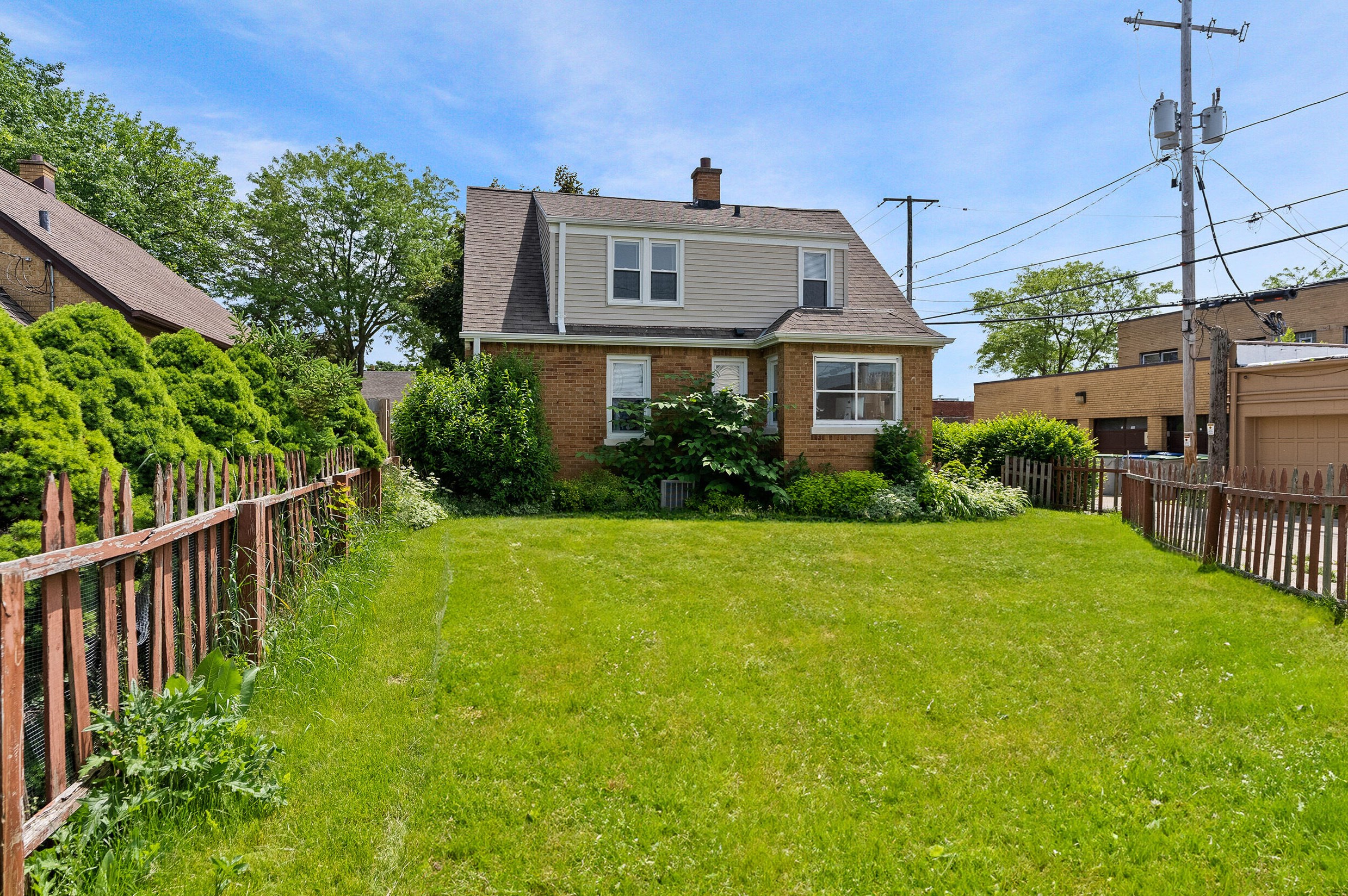 3121 77th St, Milwaukee WI  53219-3708 exterior