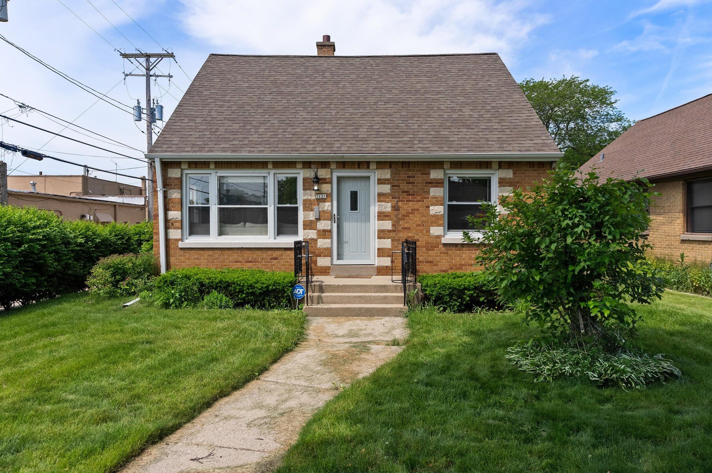 3121 77th St, Milwaukee WI  53219-3708 exterior