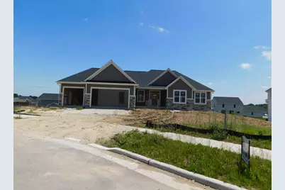 716  Hummingbird Ct, Grafton, WI 53024 - Photo 5