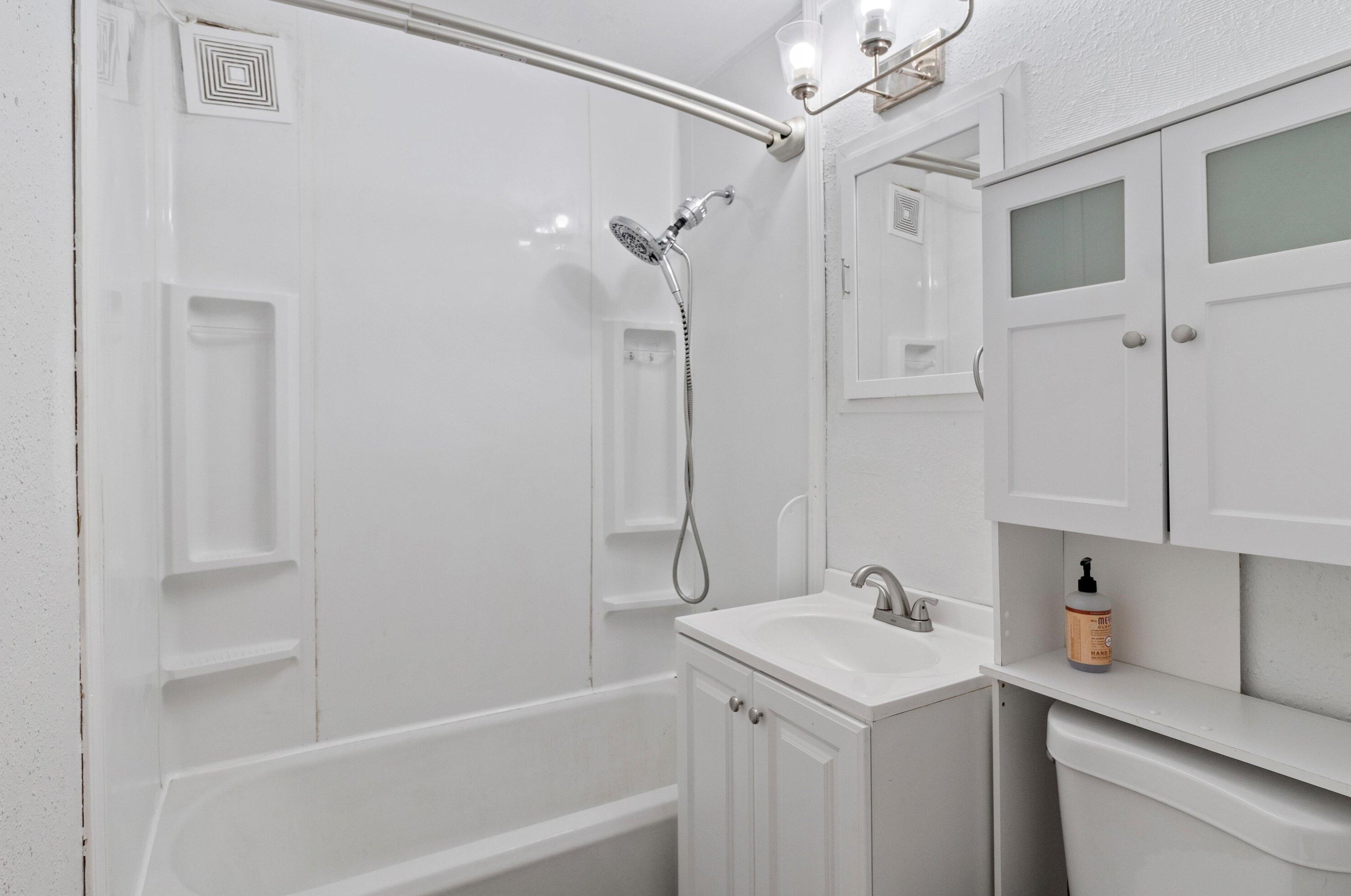 4216 Burleigh St, Milwaukee WI 53210-1761 exterior