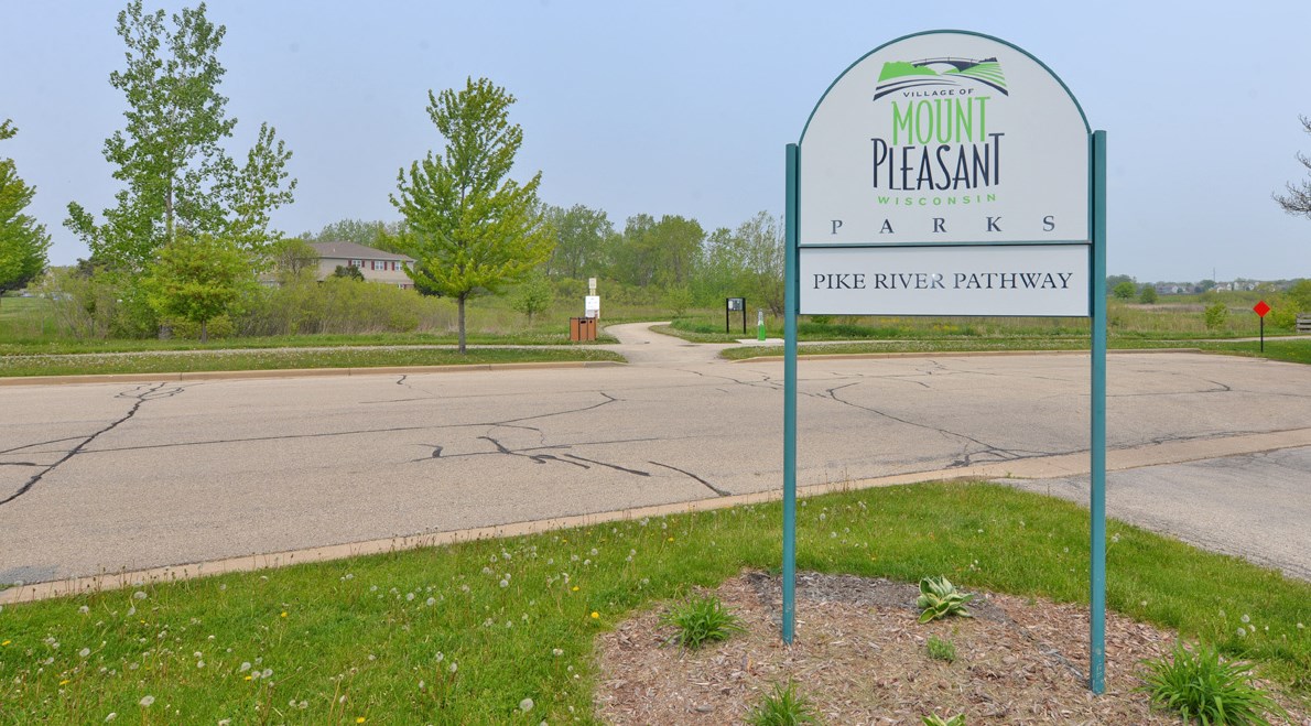 858 Boulder Trl, Racine WI  53406-6521 exterior