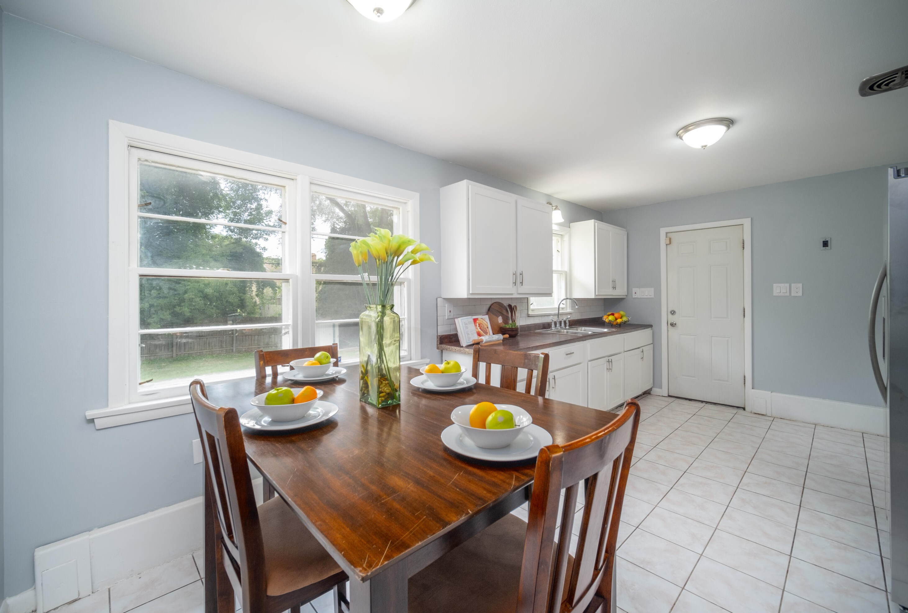 6544 56, Milwaukee WI 53223-5916 exterior