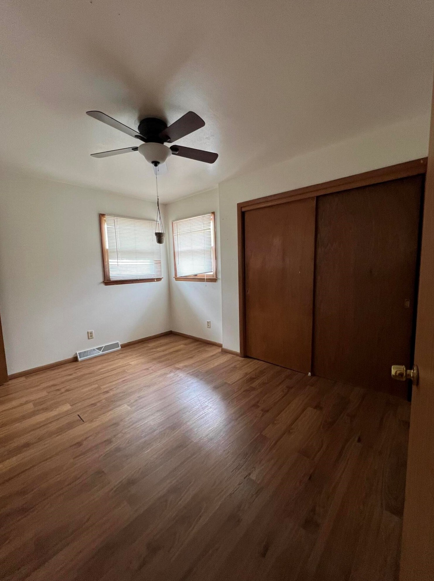 5667 91, Milwaukee WI 53225-2737 exterior