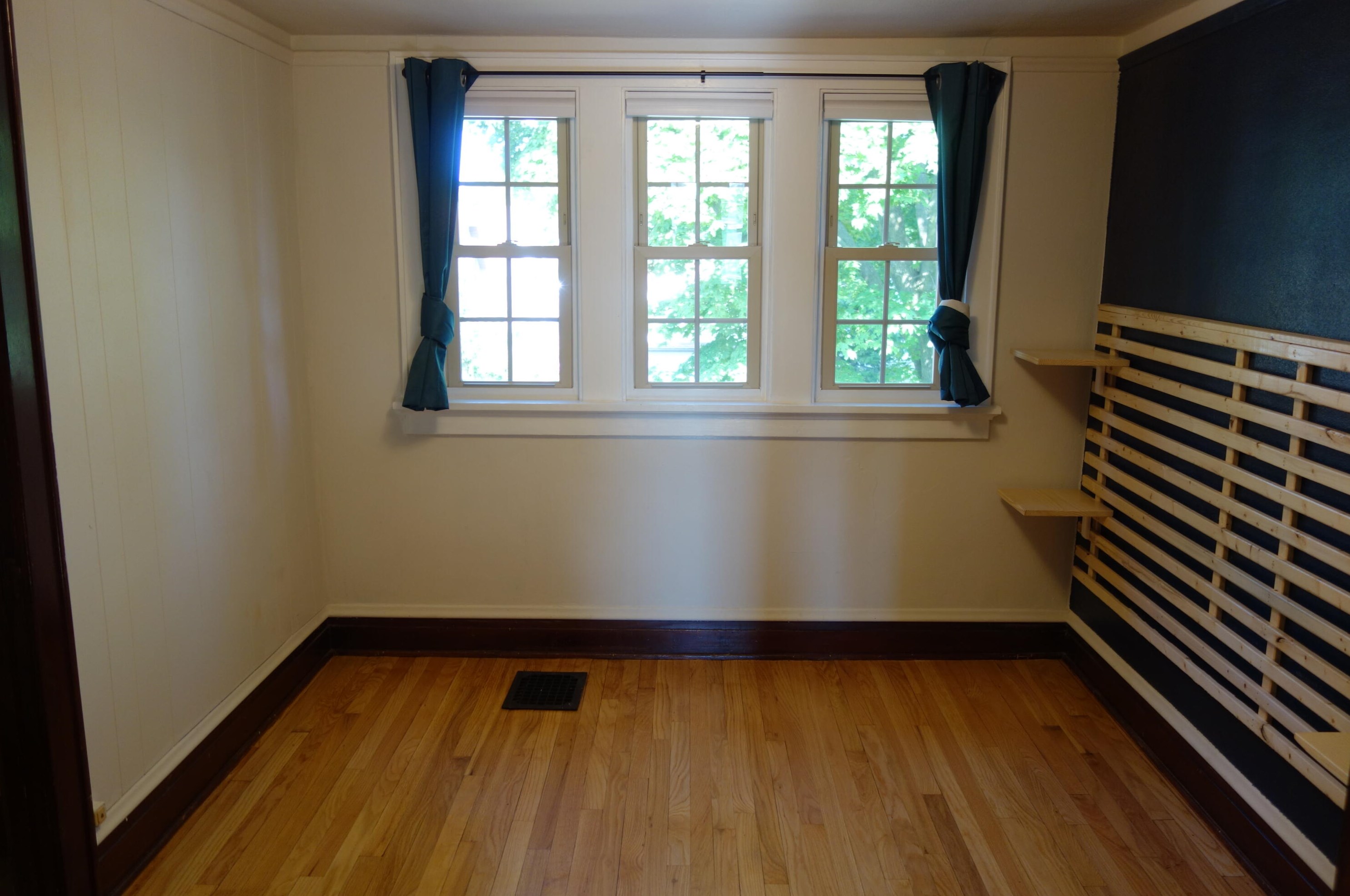 4213 1st St, Milwaukee WI  53212-1019 exterior