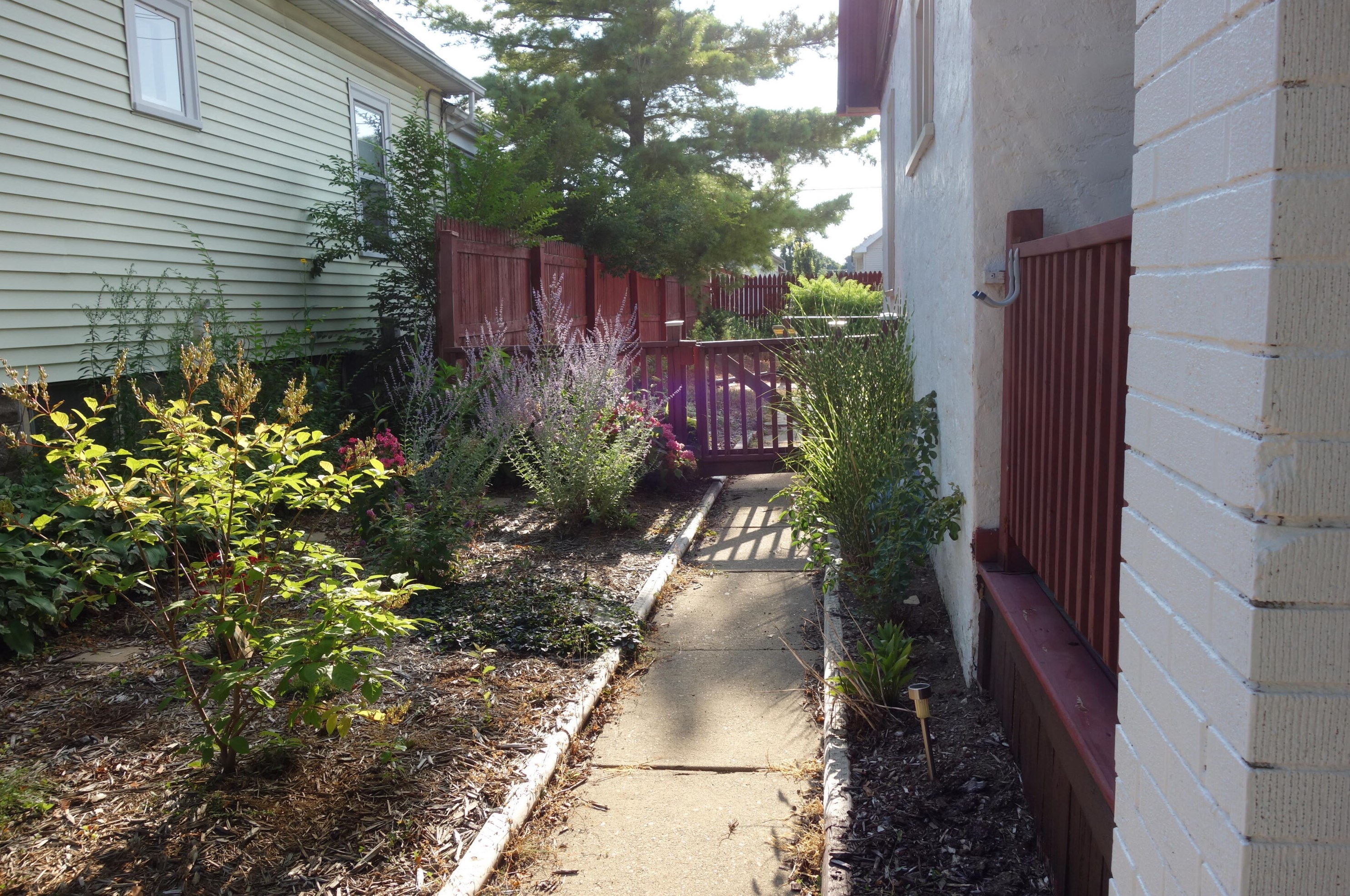 4213 1st St, Milwaukee WI  53212-1019 exterior