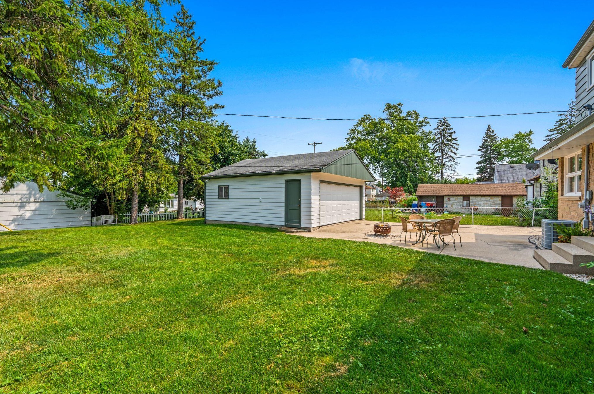 3652 88th St, Milwaukee WI  53228-1532 exterior