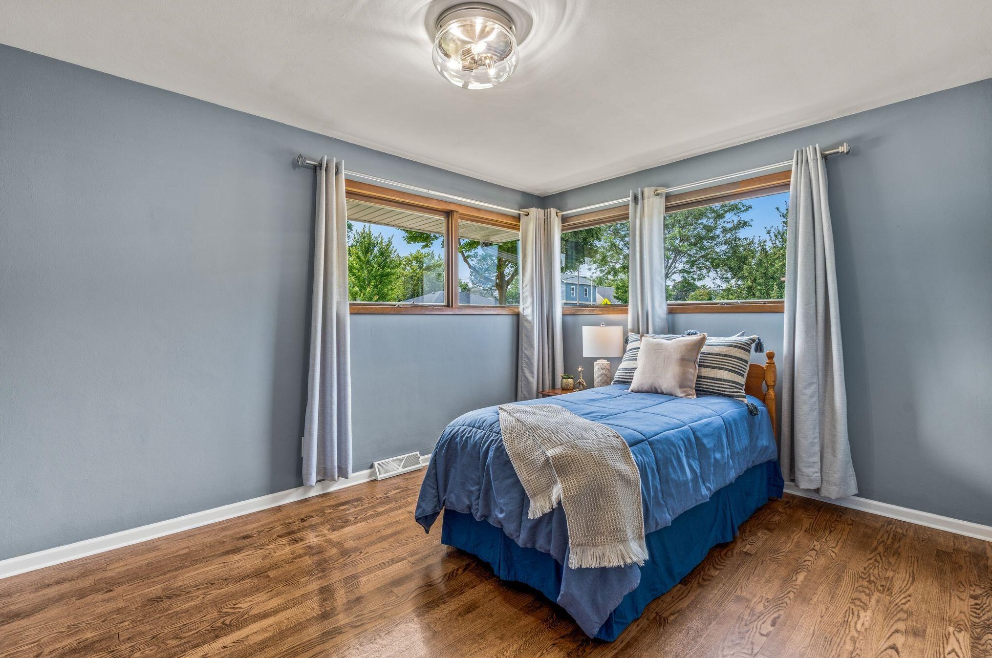 3652 88th St, Milwaukee WI  53228-1532 exterior