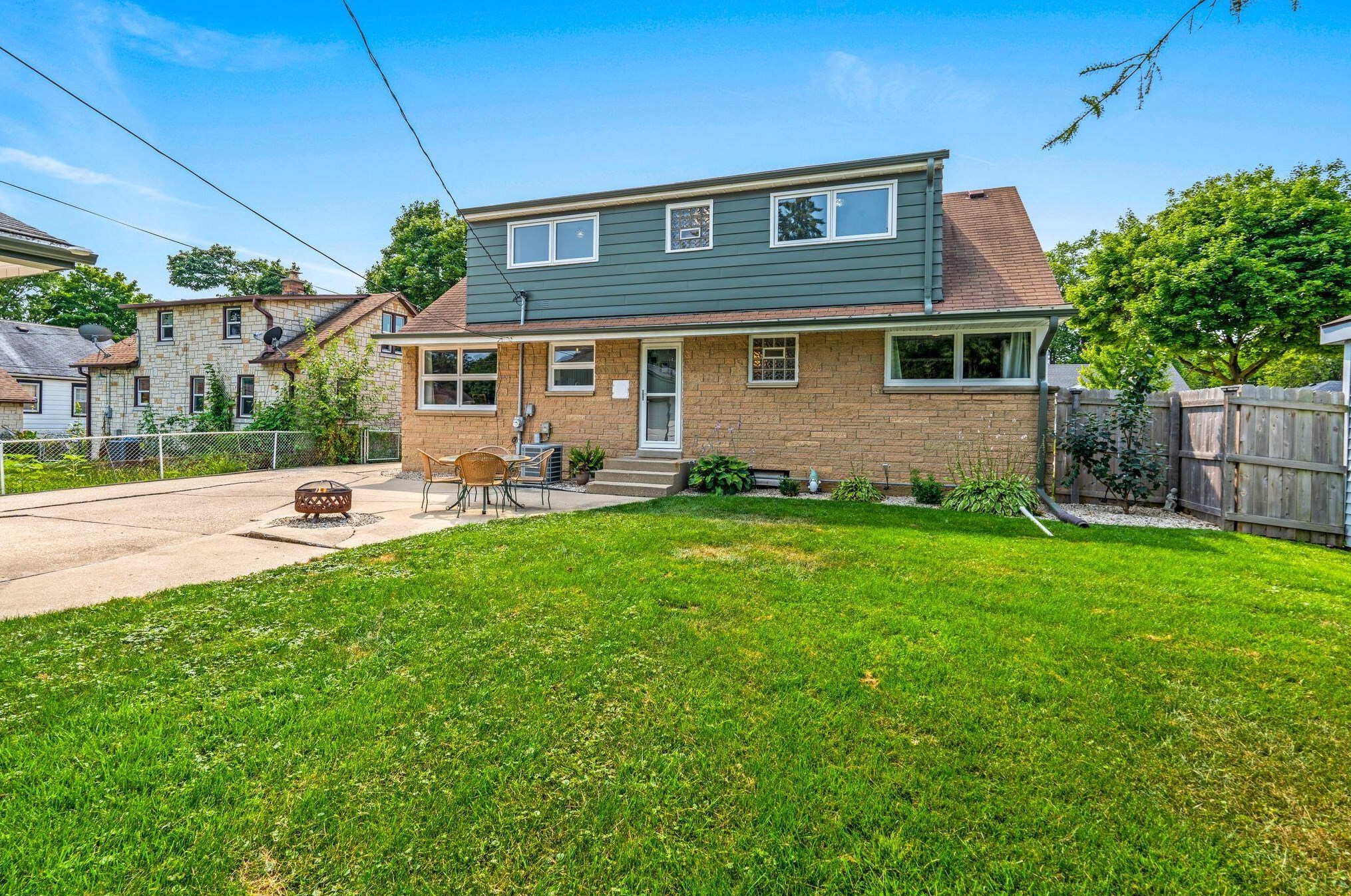 3652 88th St, Milwaukee WI  53228-1532 exterior